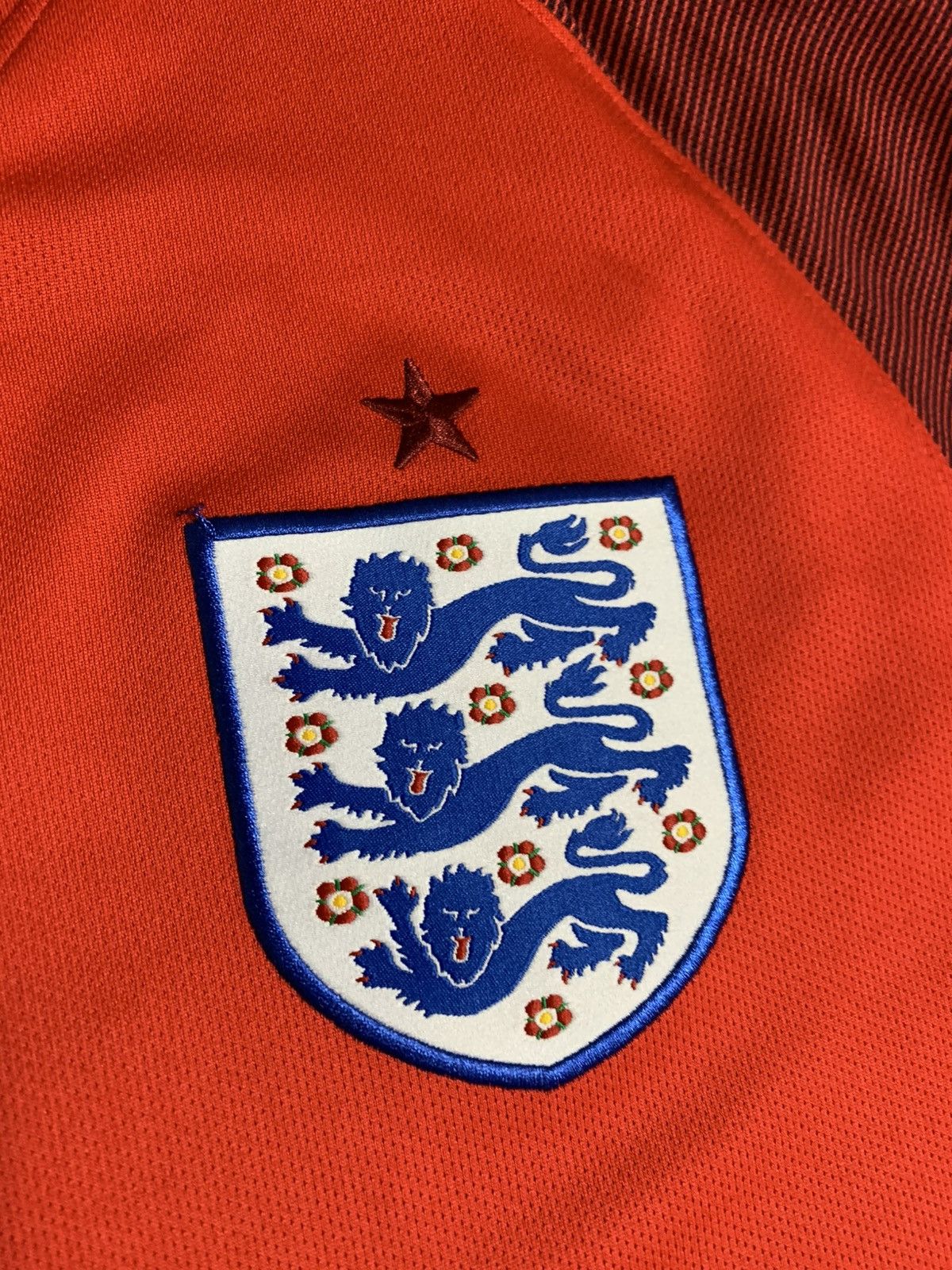 Nike Vintage Nike England Jersey Football Shirt #13 Size US M / EU 48-50 / 2 - 3 Thumbnail