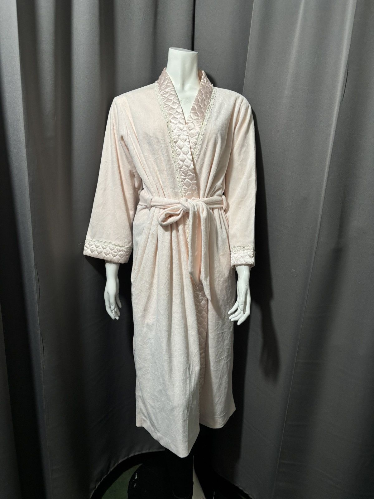 Dior 1970s Christian Dior Le Connaisseur Lace Trimmed Robe Size M / US 6-8 / IT 42-44 - 1 Thumbnail