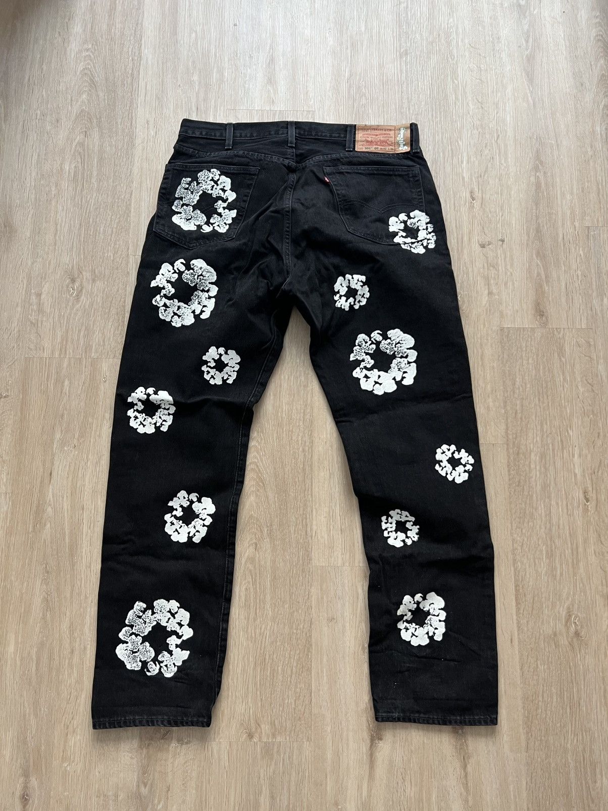 DENIM TEARS Black denim tears cotton wreath jeans Size US 38 / EU 54 - 2 Thumbnail