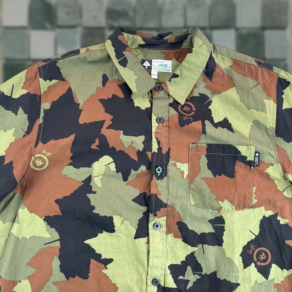 Vintage LRG Shirt Men Large Camouflage Hip Hop Short Sleeve Button-Up NWOT Size US L / EU 52-54 / 3 - 1 Thumbnail