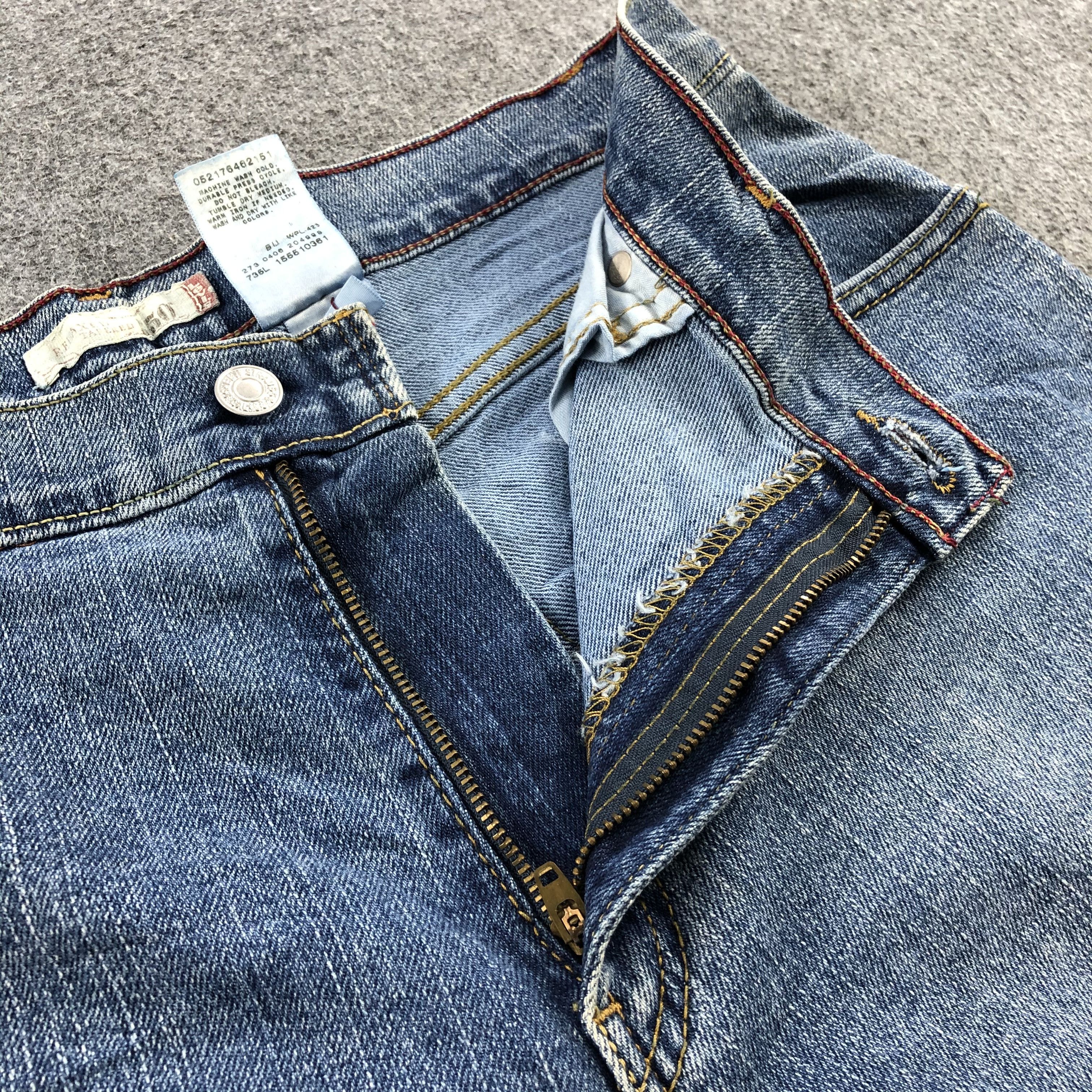 Levi's Vintage Levis 550 Jeans Faded Blue Denim-J1051 Size US 32 / EU 48 - 7 Thumbnail