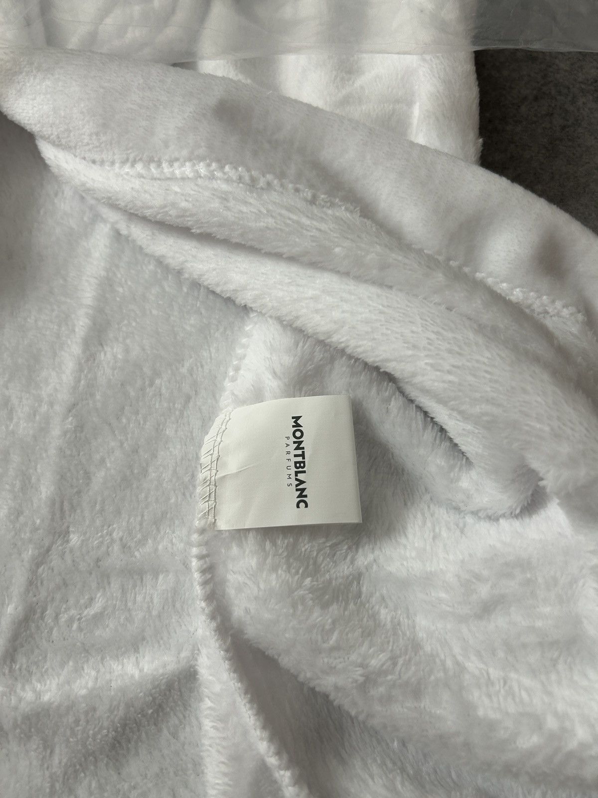 Montblanc Montblanc Bathrobe mens white luxury size M Size US M / EU 48-50 / 2 - 4 Thumbnail