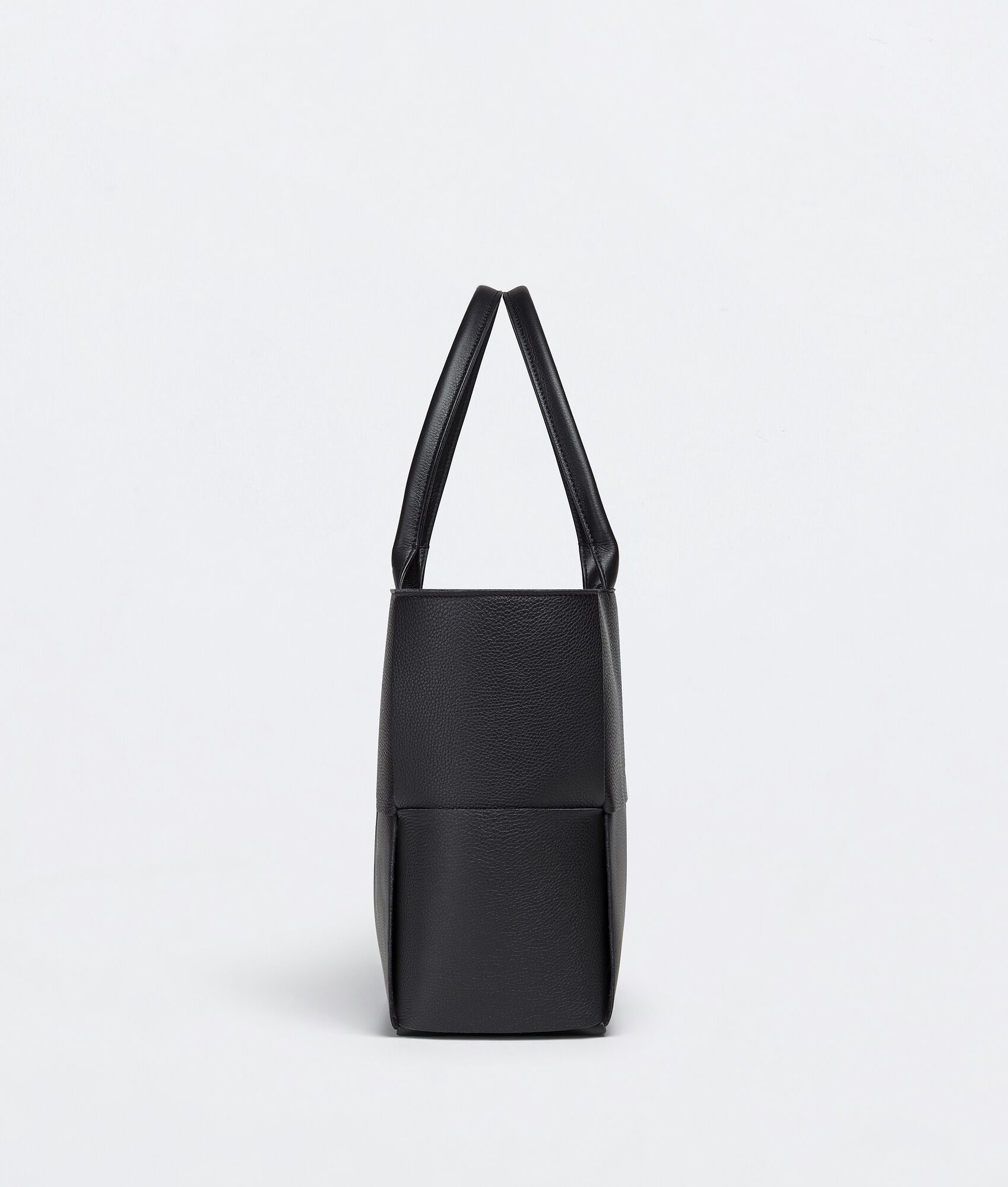 Bottega Veneta o1n1vont0325 Size: OS / Arco Tote Bag in Black Size ONE SIZE - 2 Thumbnail