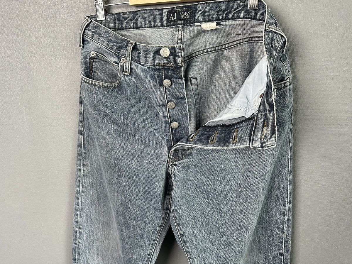 Armani Vintage ARMANI JEANS Blue Distressed Denim Pants Metal Logo Size US 32 / EU 48 - 13 Thumbnail