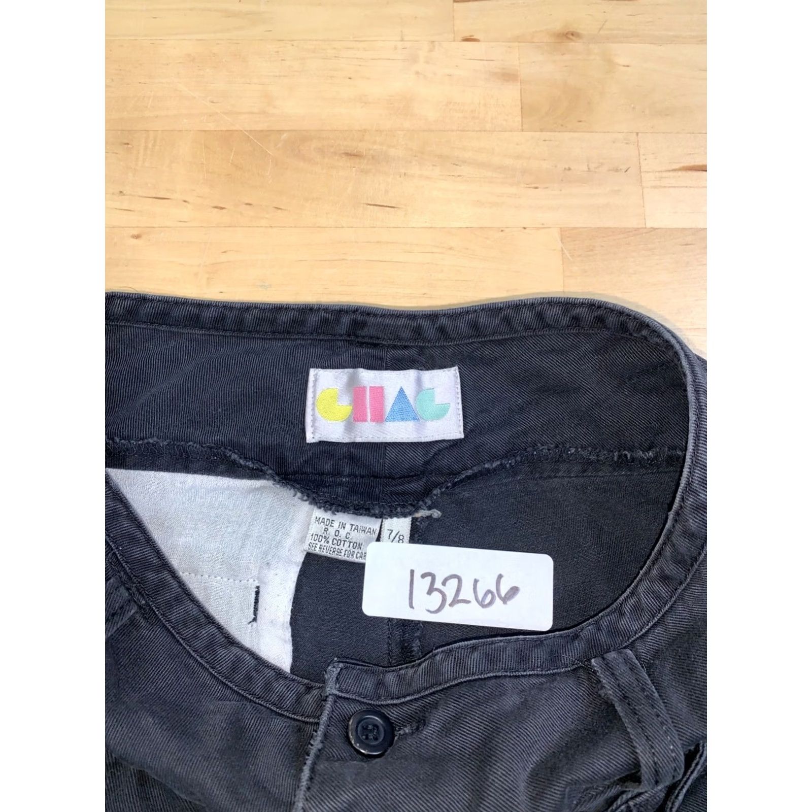 Chaco VINTAGE High Waisted Bermuda Shorts Women 8 Black Pleated 90s Casual Chac Size 30" / US 8 / IT 44 - 2 Thumbnail