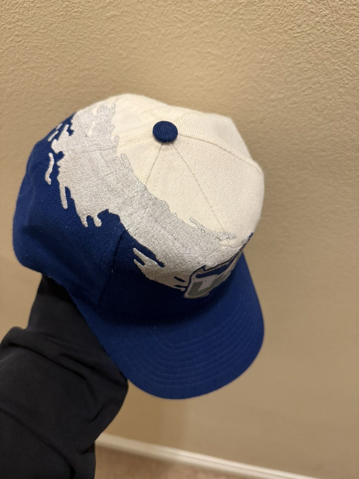Logo 7 × NHL × Vintage Rare Vintage Hartford Whalers Logo 7 Splash SnapBack Size ONE SIZE - 6 Thumbnail
