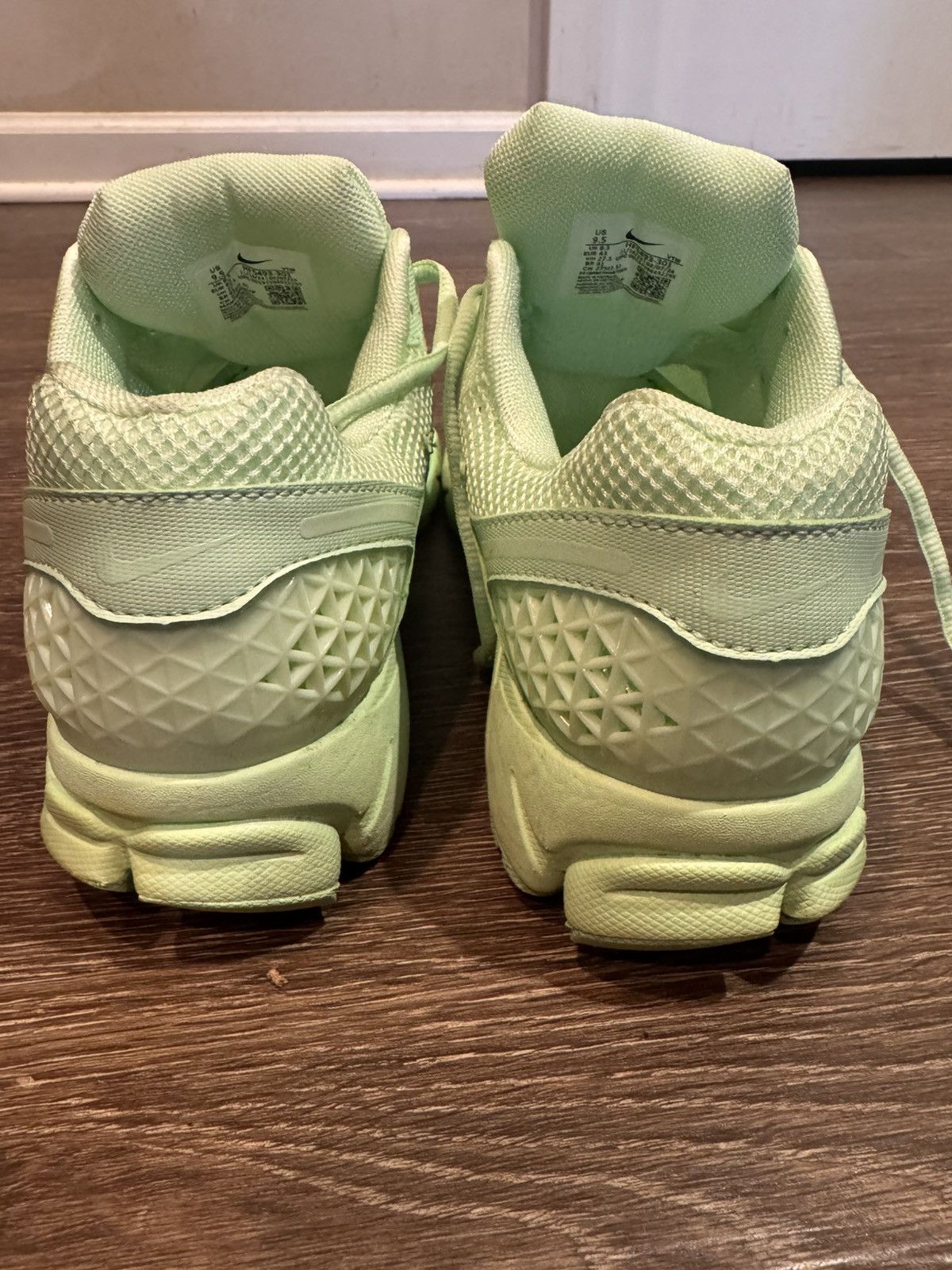 Nike Vomero 5 (mint green) Size US 9.5 / EU 42-43 - 7 Thumbnail