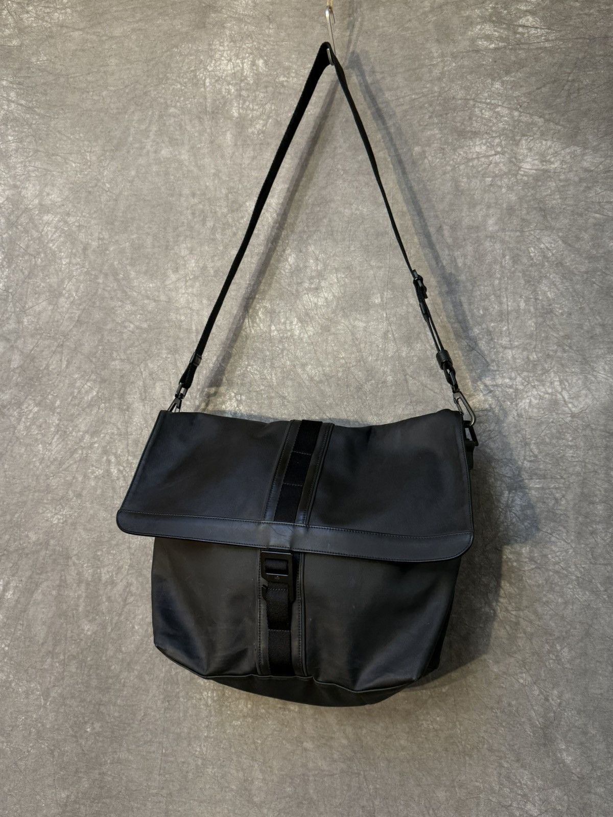 Mulberry Vintage Mullbery Shoulder Bag Messenger Sling Bag in Black, Men's