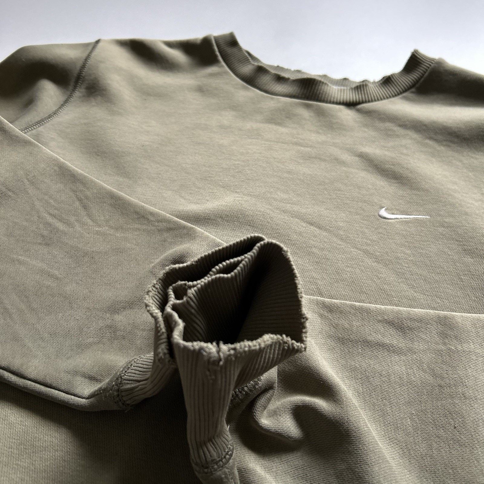 Nike Vintage Nike Crewneck Sweatshirt Mini Swoosh Y2K Green Large Size US L / EU 52-54 / 3 - 8 Thumbnail