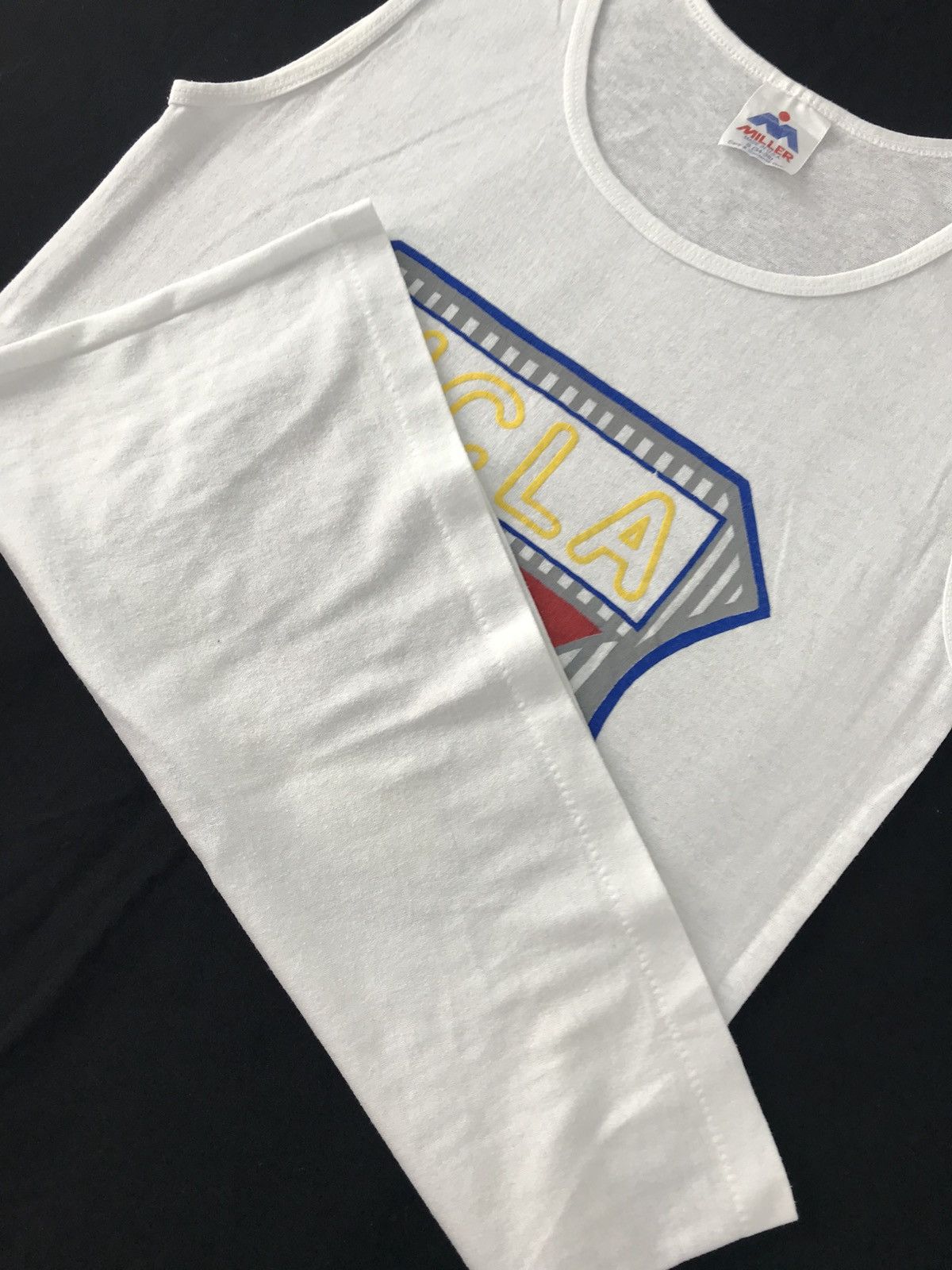 Other 90s UCLA Bruin Sport Big Badge Logo Sleeveless T-shirt Size US S / EU 44-46 / 1 - 5 Thumbnail