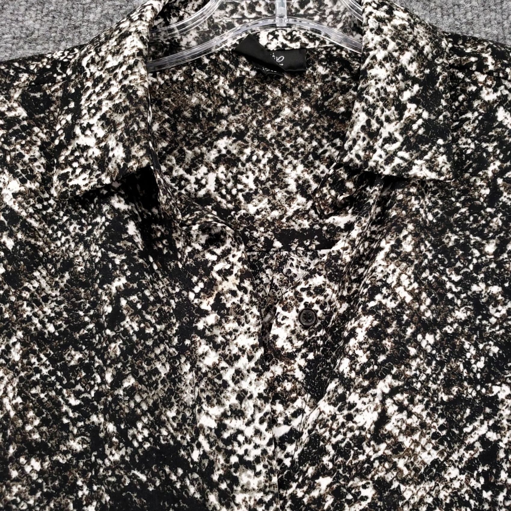 Mossimo Mossimo Womens Black Tunic Shirt XS Button-Up Long Sleeves Snakeskin Polyester Size XS / US 0-2 / IT 36-38 - 5 Thumbnail