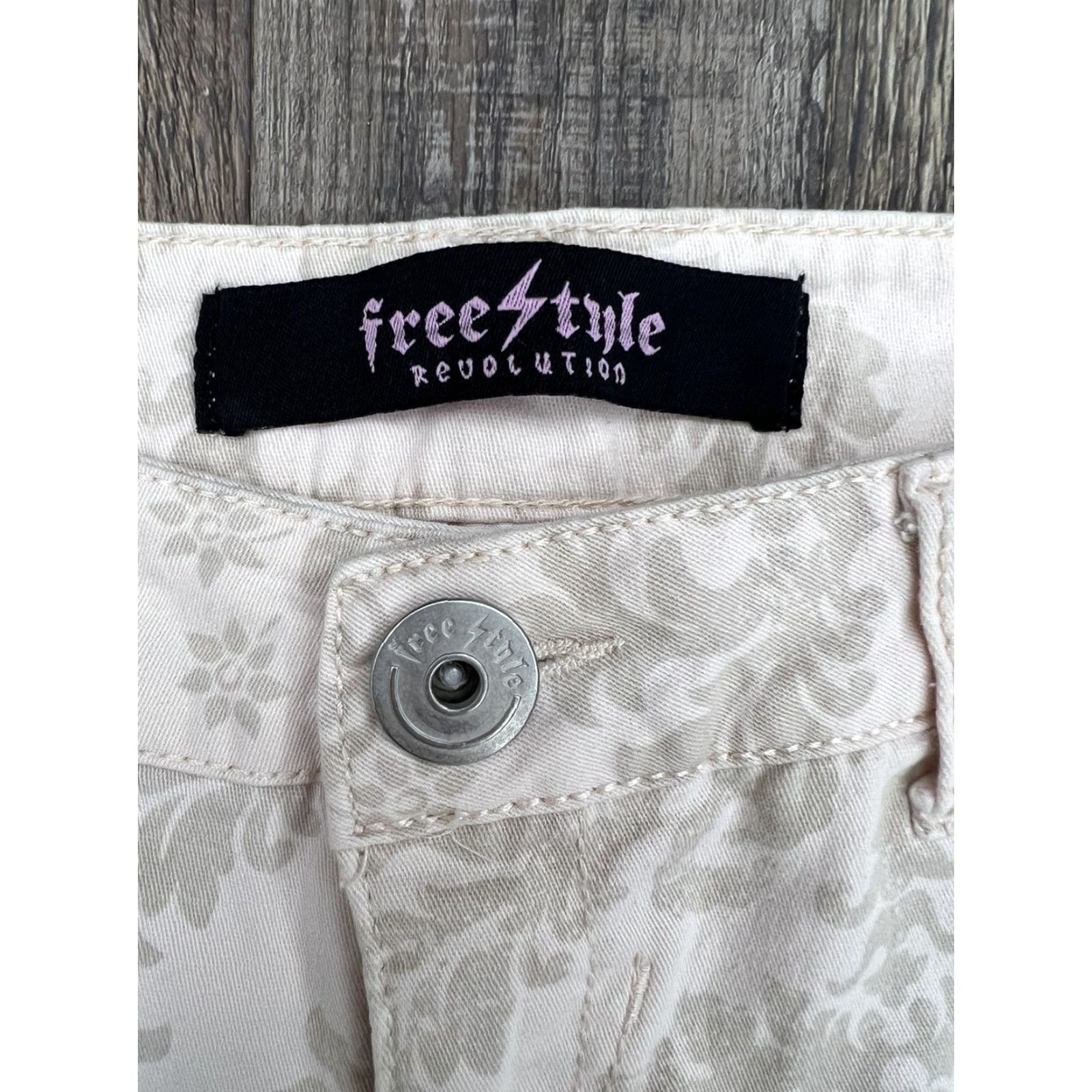 Vintage Freestyle Revolution Jeans Denim Skinny Damask Twill Light Pink & Brown Size 9 Juniors Women’s 5-Pocket Denim Skinny Jeans Distressed: No Baggy: No Size 30" / US 8 / IT 44 - 4 Thumbnail