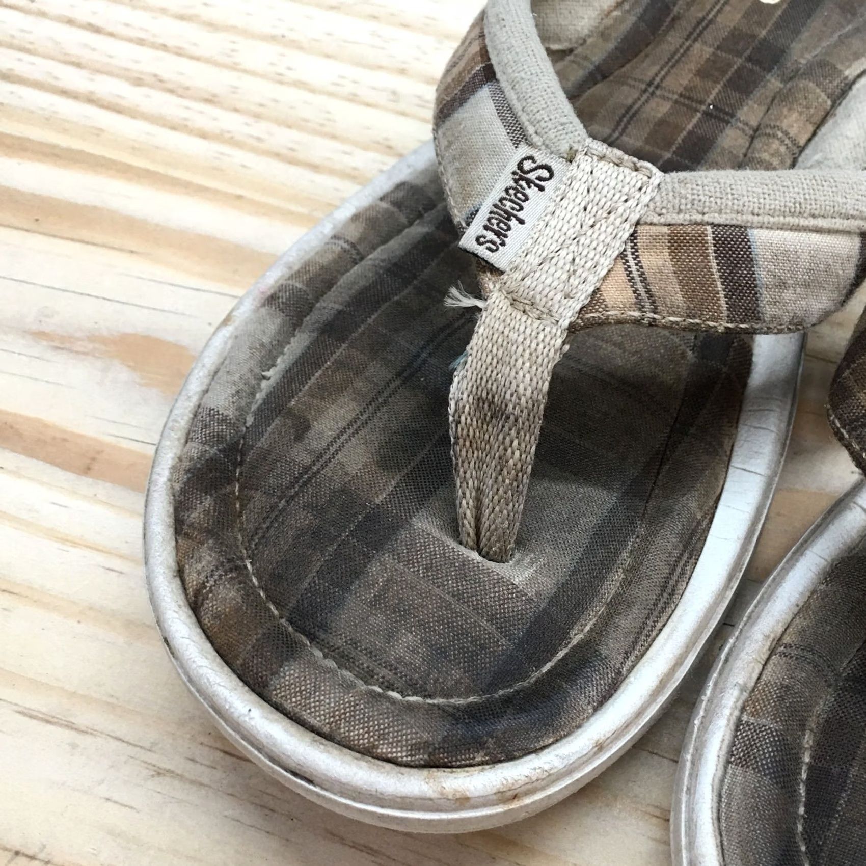 SKECHERS Skechers Sandals Womens 9 Casual Slip On Plaid Flip Flops 46463 Brown Fabric Size US 9 / IT 39 - 4 Thumbnail