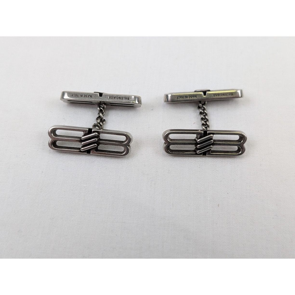 Balenciaga o1rshd1 Q:2/ Size:OS/ BB Icon Cufflinks Brass Antique Silver Size ONE SIZE - 8 Thumbnail