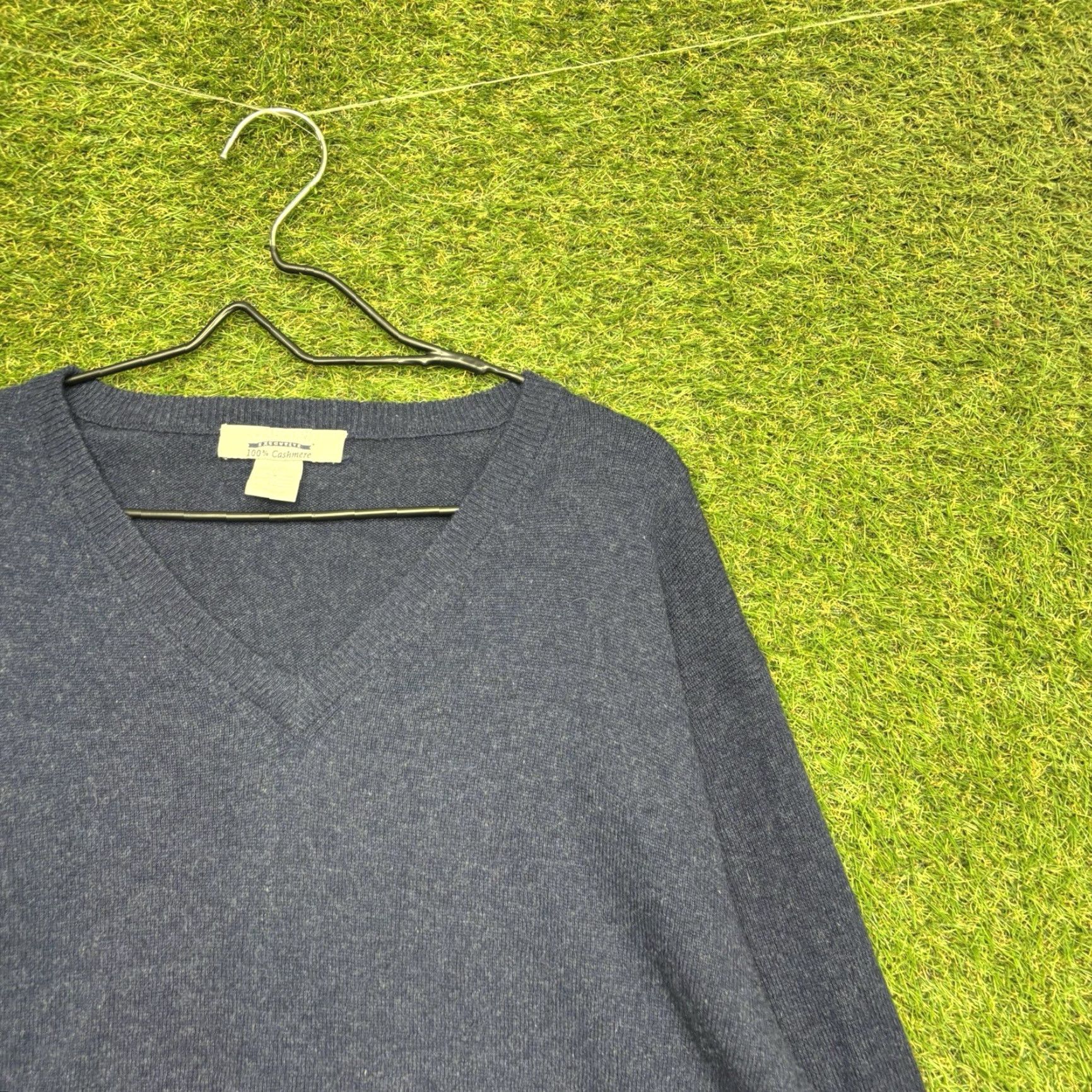 Stafford Stafford Sweater Mens XL Solid Blue 100% Cashmere V-Neck Lightweight Pullover Preppy Winter Casual Size US XL / EU 56 / 4 - 2 Thumbnail