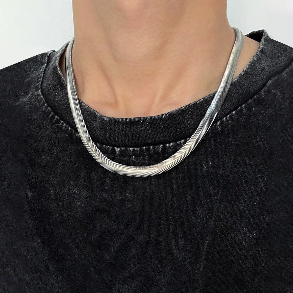 Jewelry Bold Snake Bone Necklace 8mm Size ONE SIZE - 1 Thumbnail