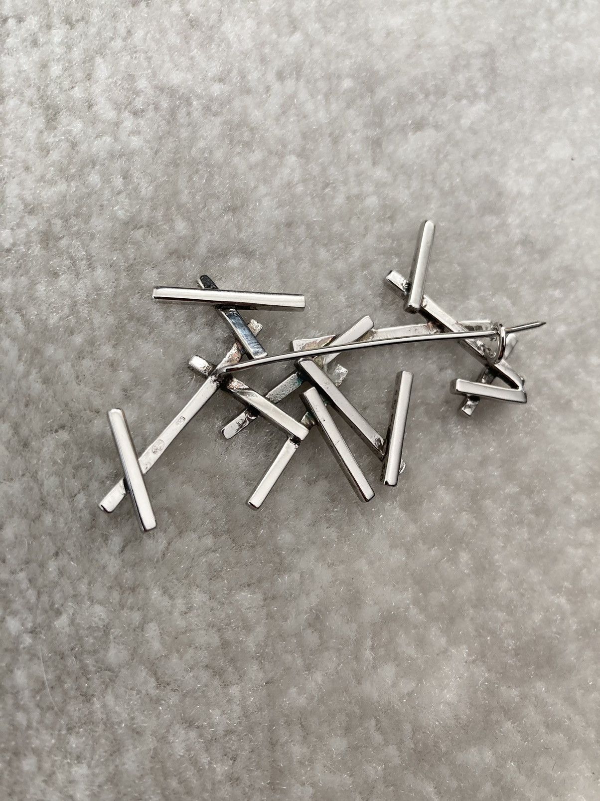 Dior × Hedi Slimane A/W 2003 “Luster” Abstract Pin Brooch Size ONE SIZE - 4 Thumbnail