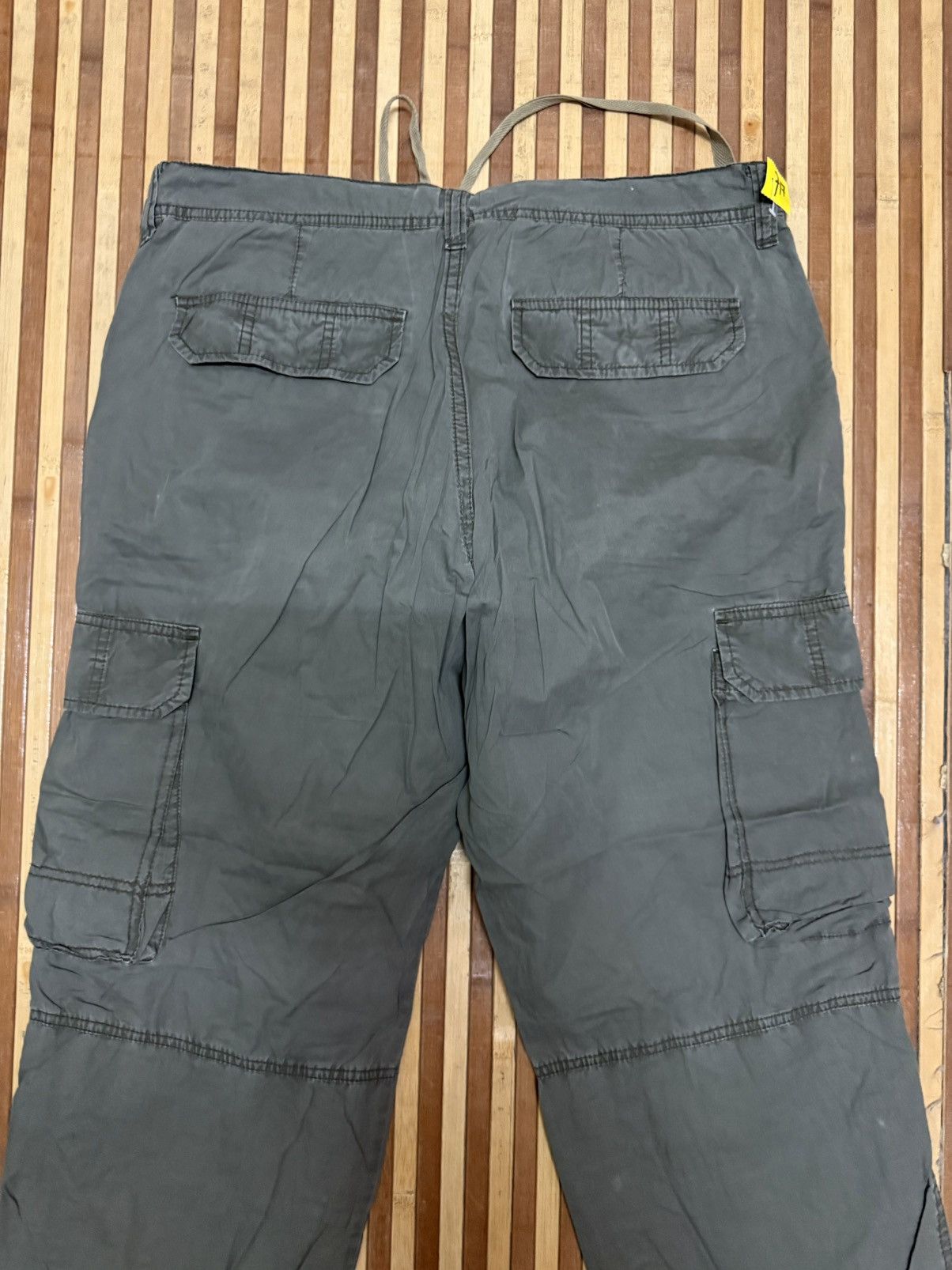 Uniqlo UNIQLO Cargo Pants Streetwear Multipocket W34X32 Size US 34 / EU 50 - 6 Thumbnail