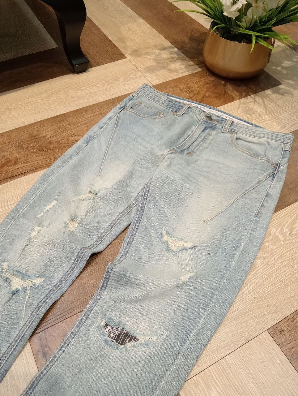 Number (N)ine NUMBER NINE JAPAN DISTRESSED LIGHT BLUE STRETCH DENIM PANTS Size US 30 / EU 46 - 5 Thumbnail