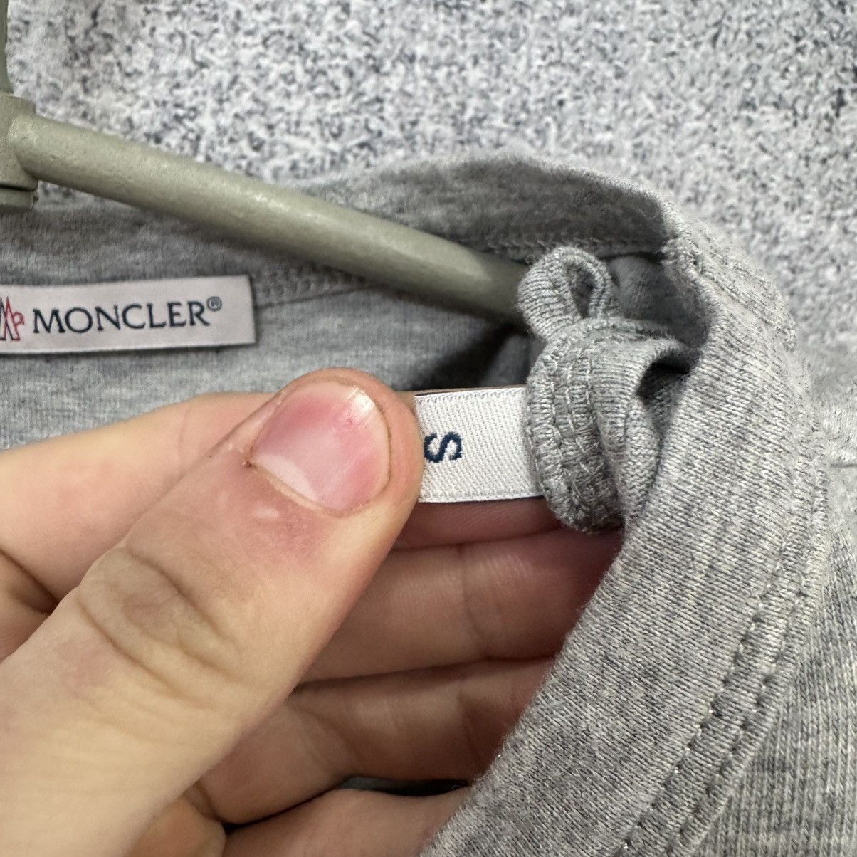 Moncler Moncler T Shirt Size US S / EU 44-46 / 1 - 6 Thumbnail
