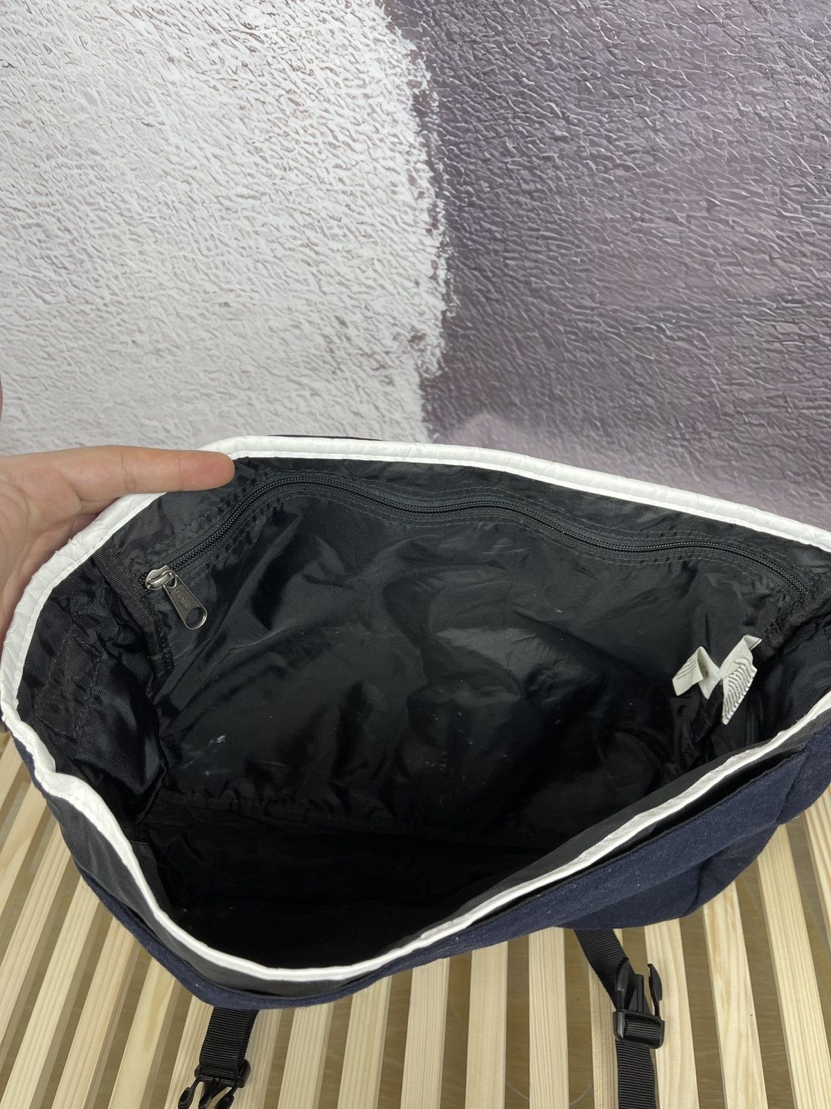 Eastpak Eastpak Delegate vintage logo blue navy crossbody bag Size ONE SIZE - 14 Thumbnail
