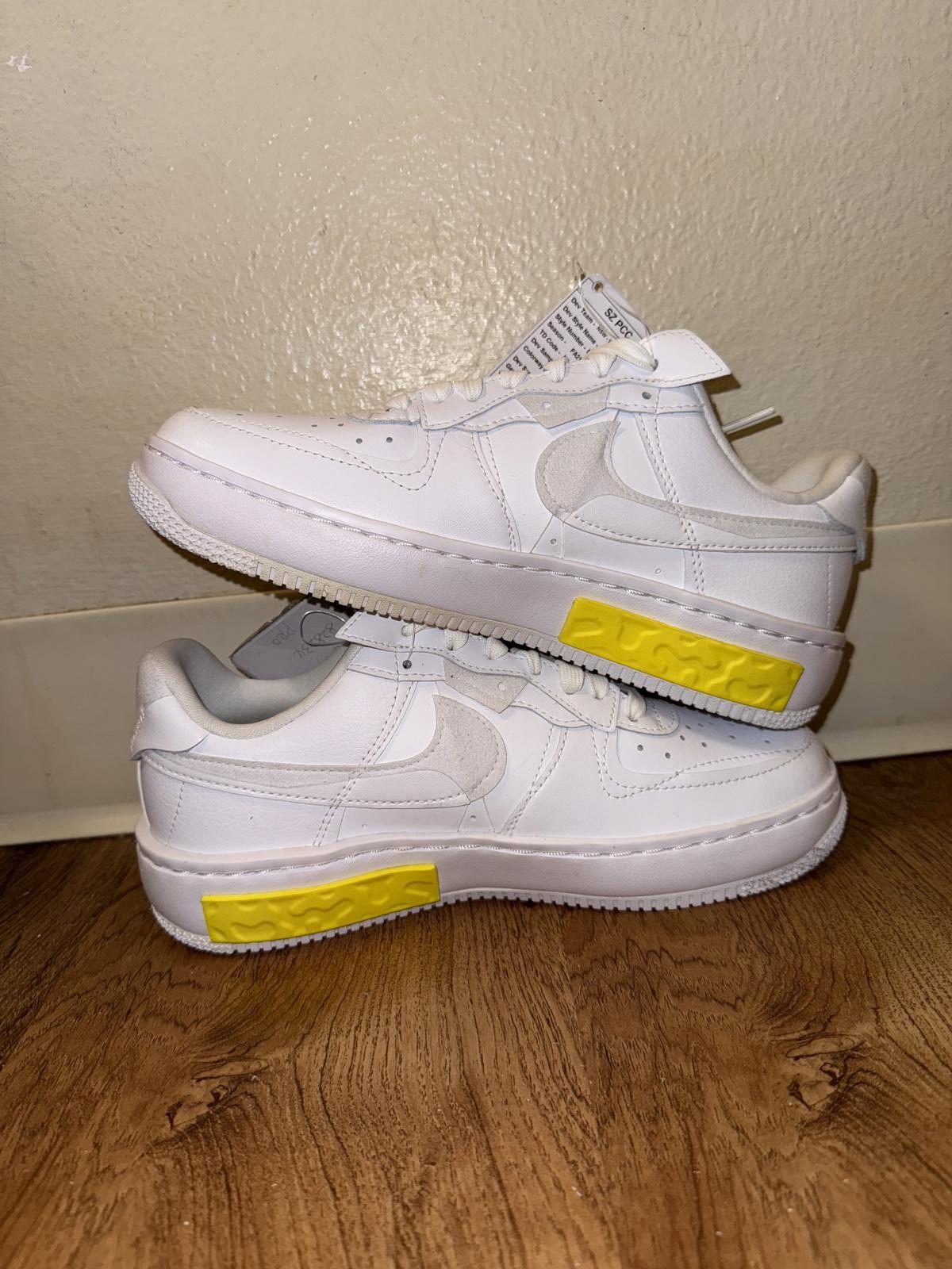 Nike Nike air Force Fontanka White Optic Yellow Sample (Women’s) Size US 7 / IT 37 - 11 Thumbnail