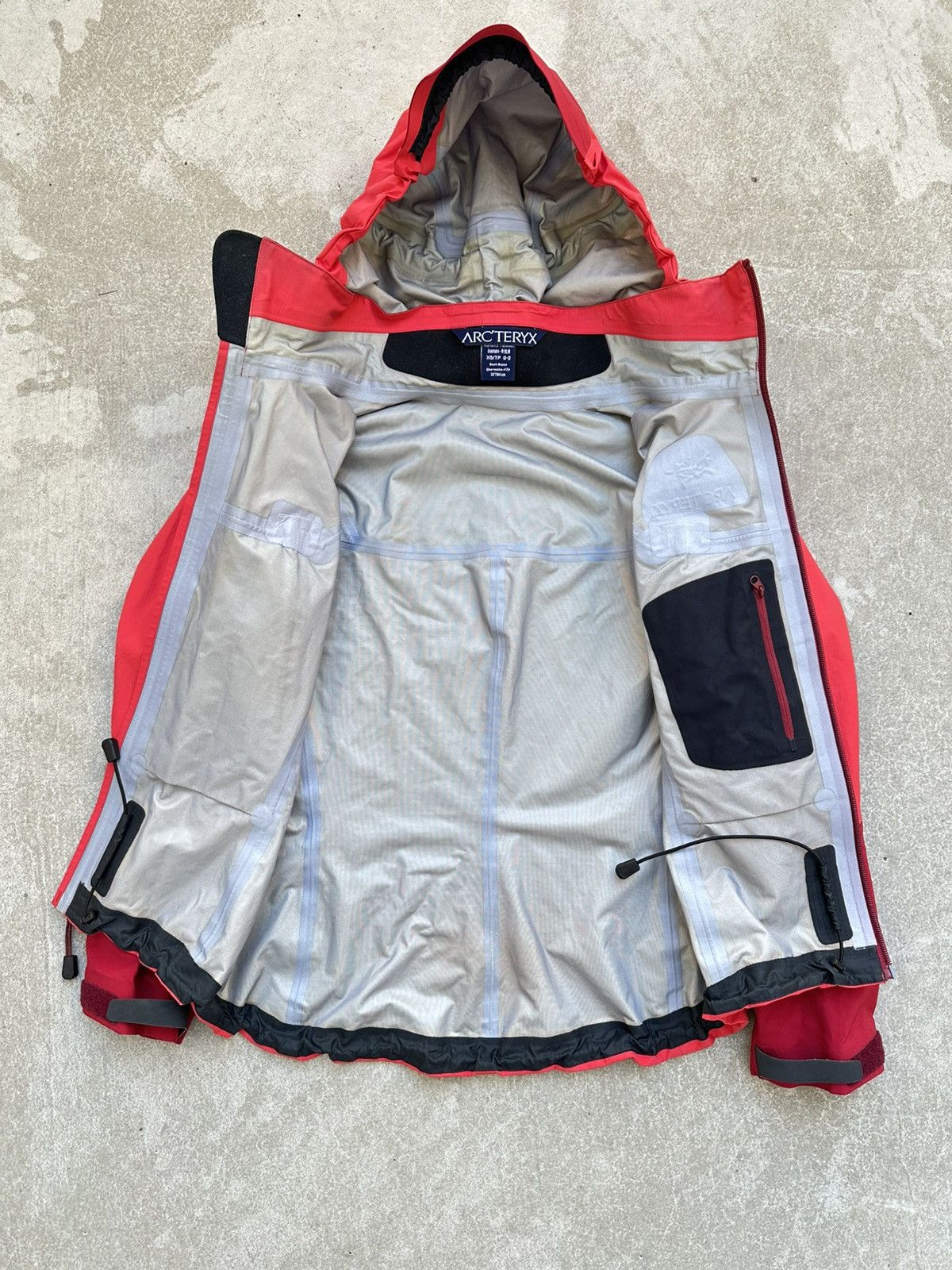 Arc'teryx Vintage Arc’teryx Beta AR Gore-Tex XCR Hardshell Jacket XS Size XS / US 0-2 / IT 36-38 - 10 Thumbnail