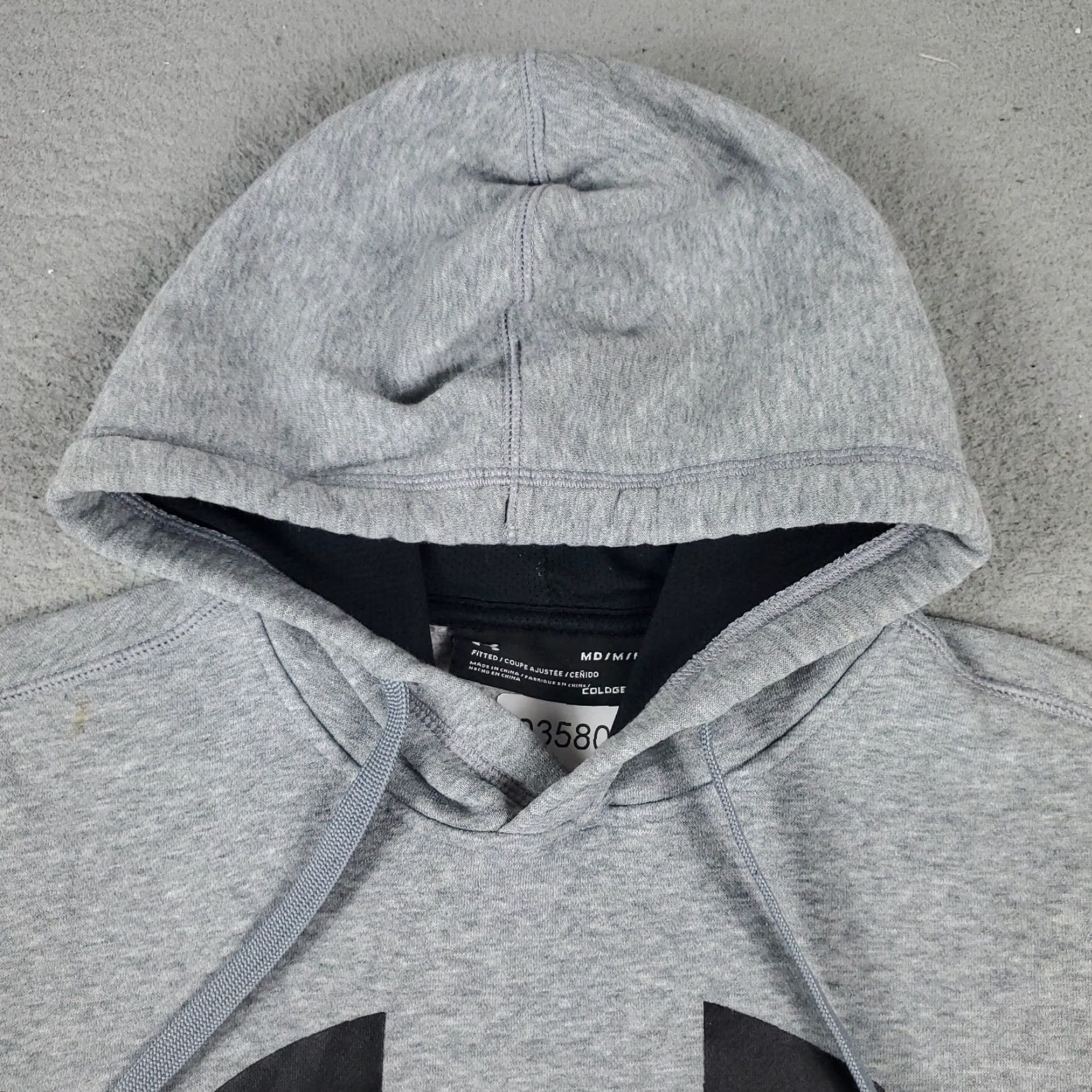 Under Armour VINTAGE Under Armour Hoodie Pullover Mens Medium Gray Casual Athletic Sweatshirt All Seasons Size US M / EU 48-50 / 2 - 3 Thumbnail