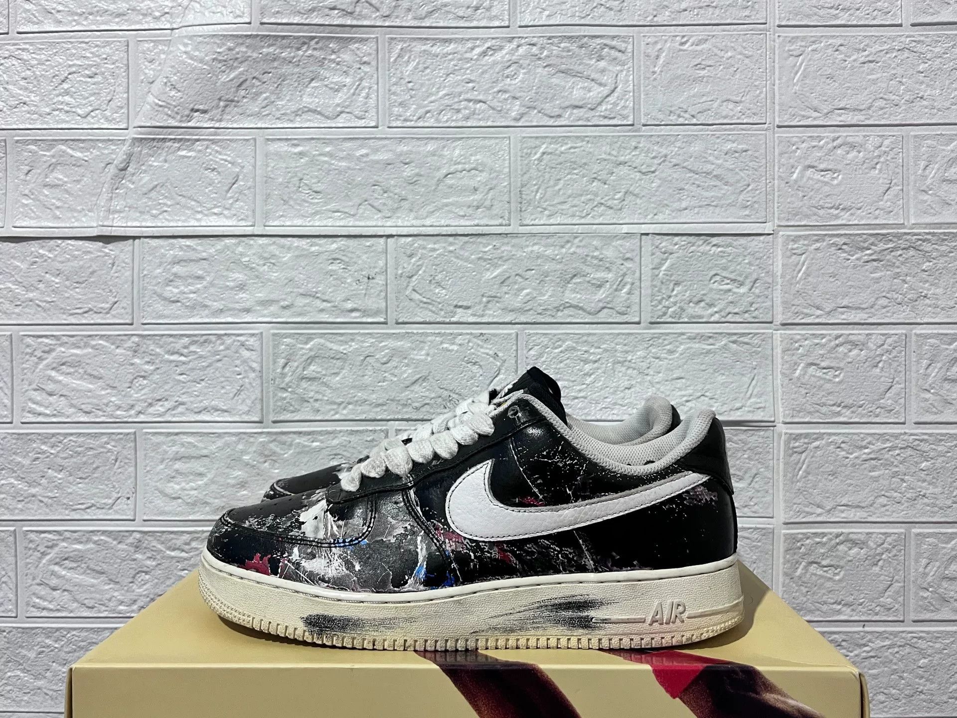 Nike Nike AF1 Black Lowtop Sneakers 11 Men Size US 11 / EU 44 - 1 Thumbnail