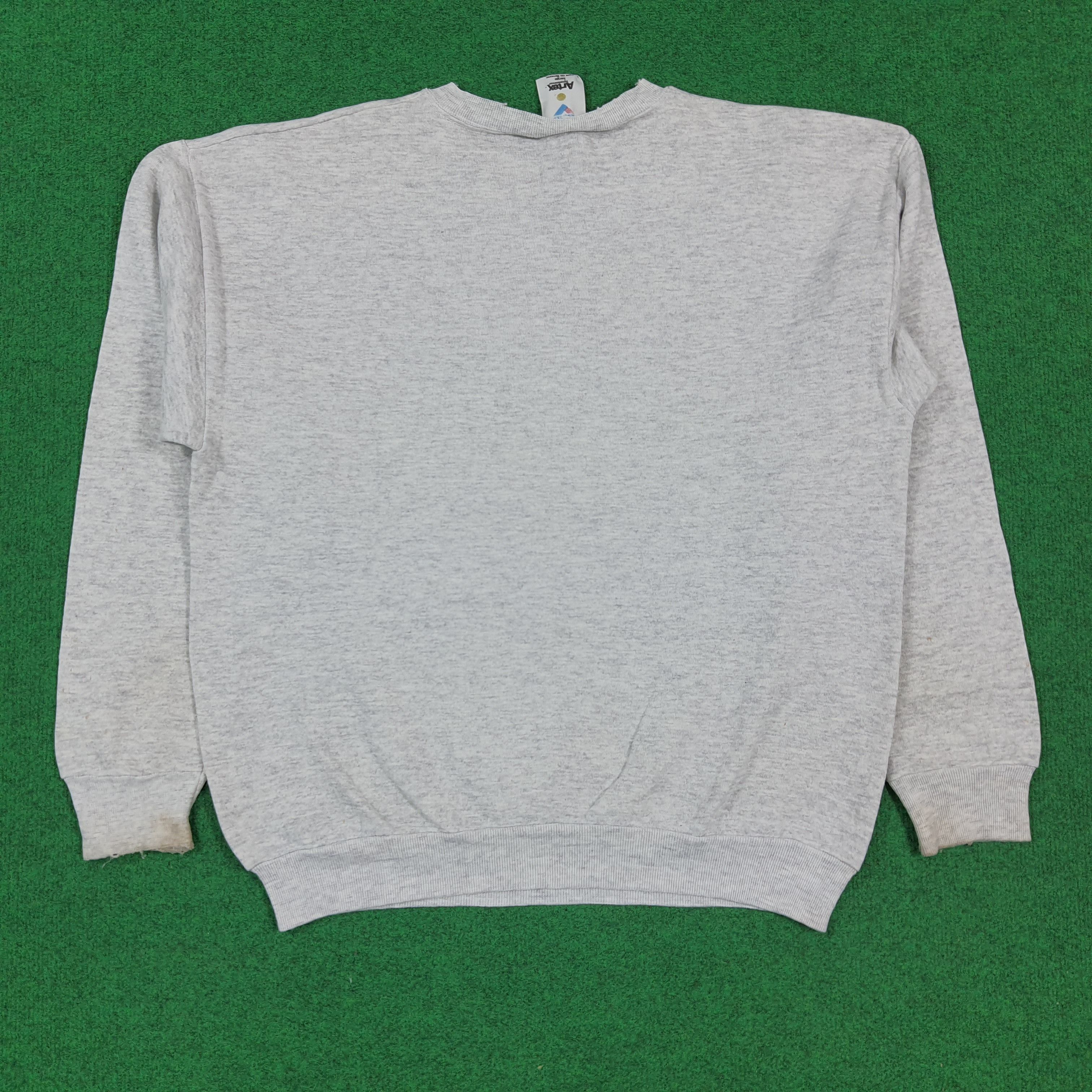 Vintage Vintage New York Yankees Bugs Bunny Sweatshirt C302N11 Size US M / EU 48-50 / 2 - 4 Thumbnail