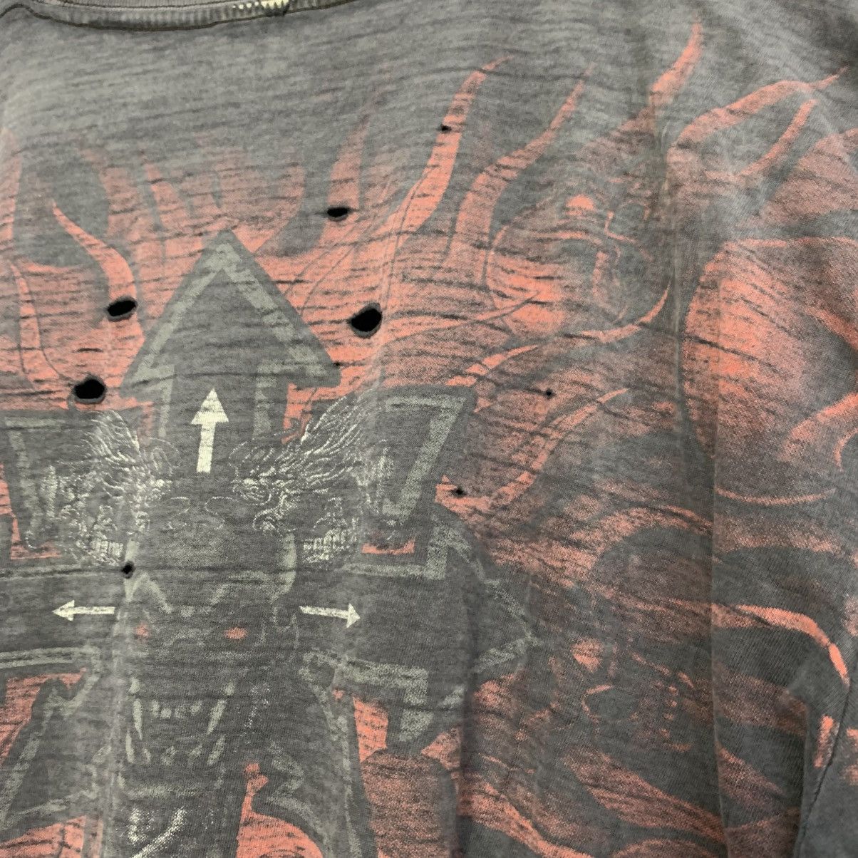 Japanese Brand Crazy Distressed Skull & Flame Tee True Vintage Style Size US L / EU 52-54 / 3 - 15 Thumbnail