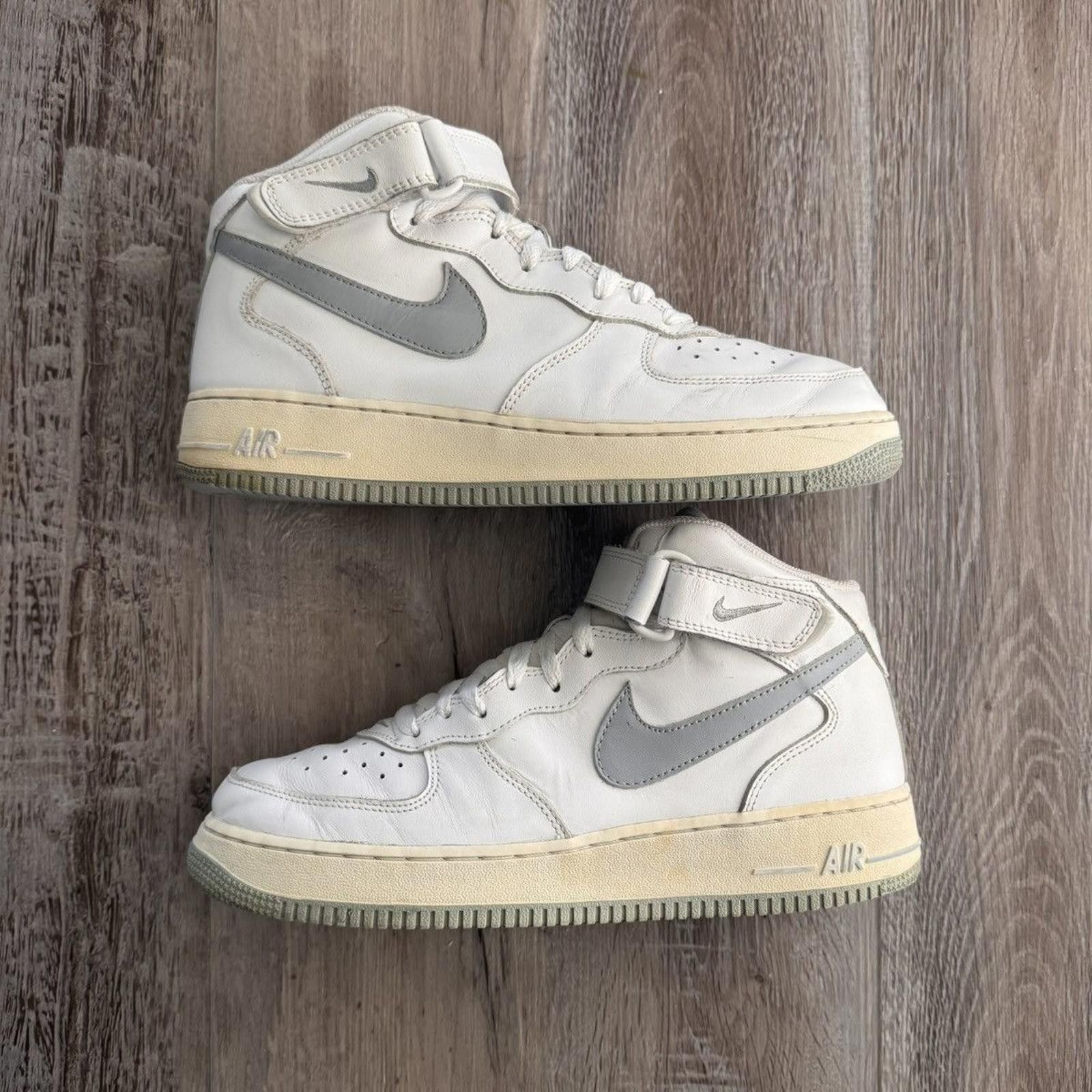 Nike NIKE • Air Force 1 Mid "White/Grey" (10M) Size US 10 / EU 43 - 2 Thumbnail