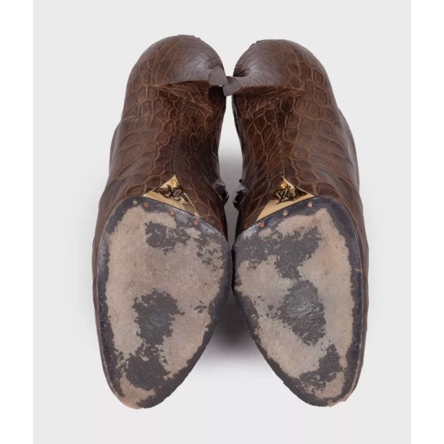 Louis Vuitton Louis Vuitton Brown Embossed Leather Ankle Boots Sz 40 Size US 9 / IT 39 - 5 Thumbnail