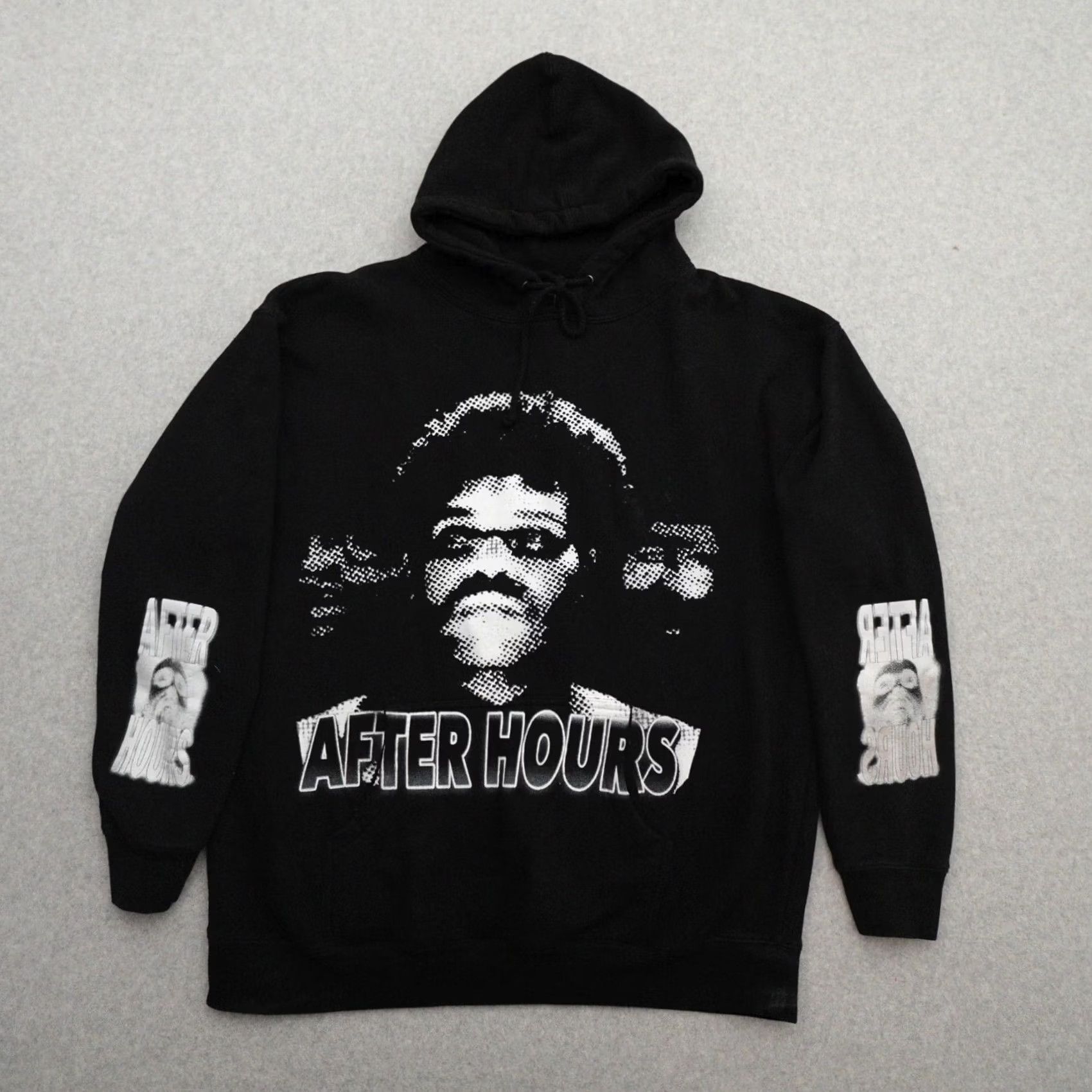Vintage VINTAGE The Weeknd XO Hoodie Mens XL Black Pullover XL (29X24) MEASUREMENTS ARE PROVIDED IN PICTURES Size US XL / EU 56 / 4 - 2 Thumbnail