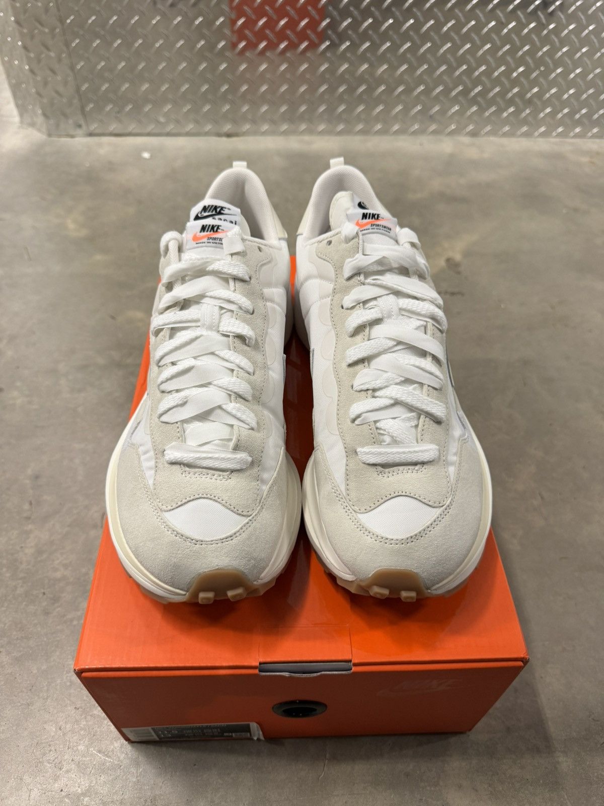 Nike × Sacai Nike x Sacai Vaporwaffle Sail Gum Size 11.5 Size US 11.5 / EU 44-45 - 4 Thumbnail