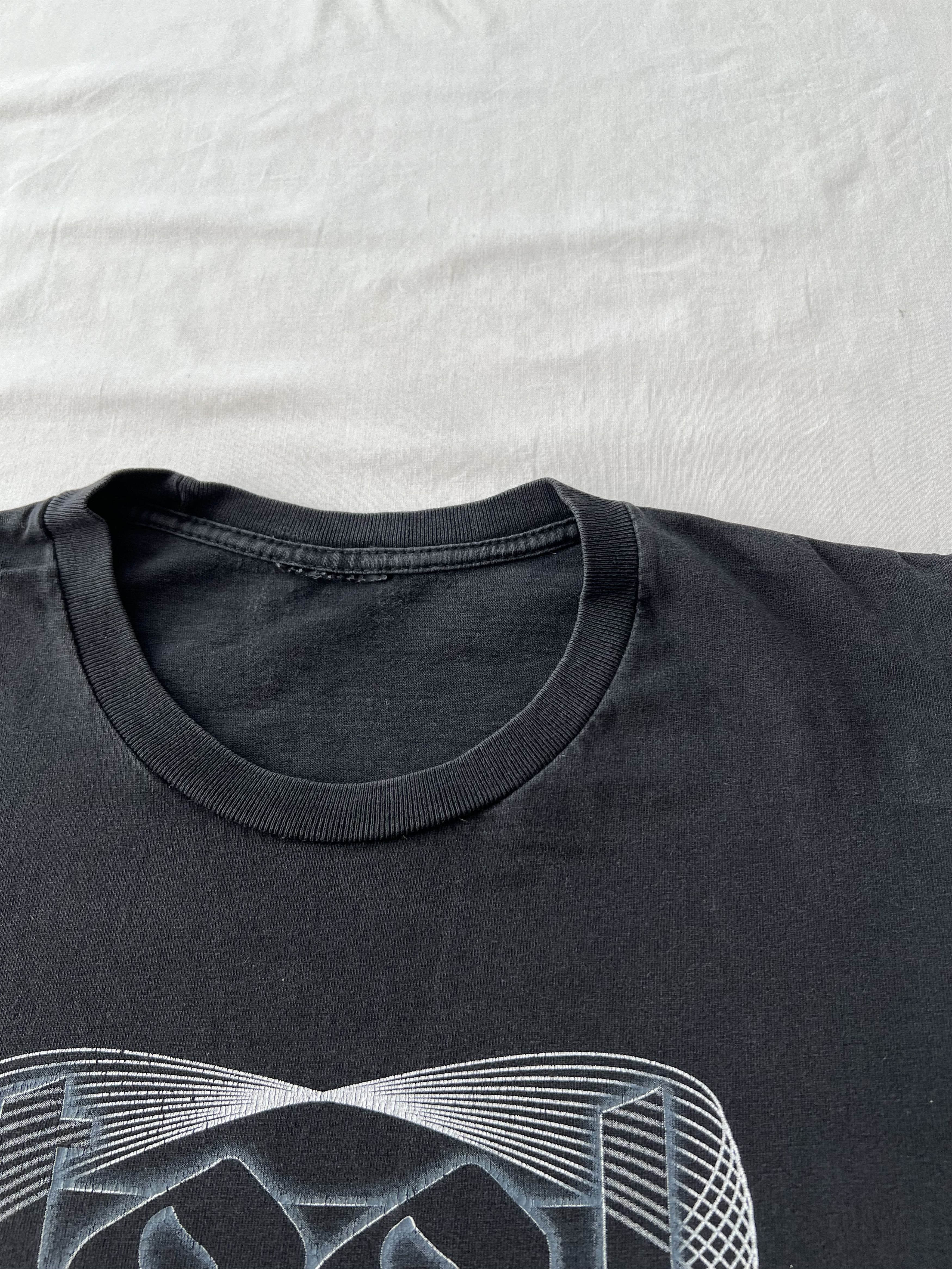 Band Tees Vintage 2004 Tool Rock Band Hypnosis Flame Black T-shirt Size US S / EU 44-46 / 1 - 12 Thumbnail