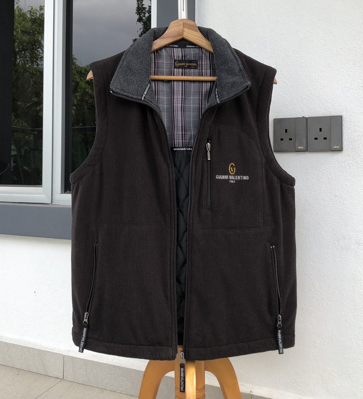 Valentino GIANNI VALENTINO ITALY Corduroy Embroidered Logo Vest Jacket Size US L / EU 52-54 / 3 - 11 Thumbnail