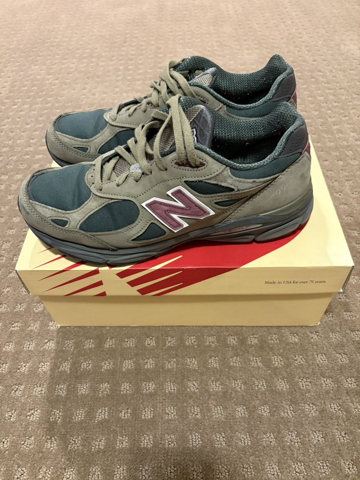 New Balance New Balance 990v3 Size US 10 / EU 43 - 1 Thumbnail