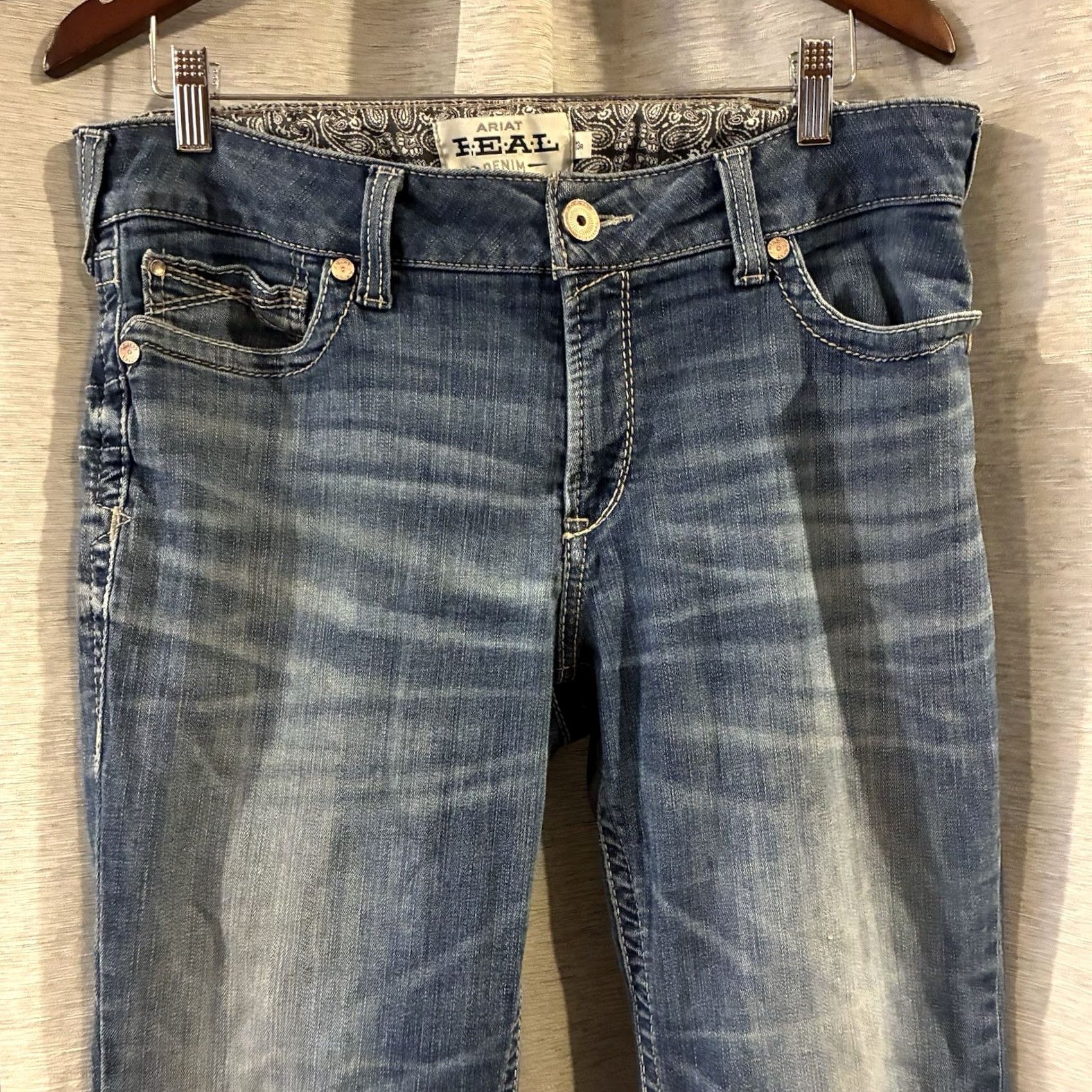 Ariat Ariat Jeans Boots Cut 33R Denim Blue Medium Wash 5-Pocket Regular Inseam 31 Jeans Women Mens (31) Size 24" / US 00 / IT 34 - 5 Thumbnail