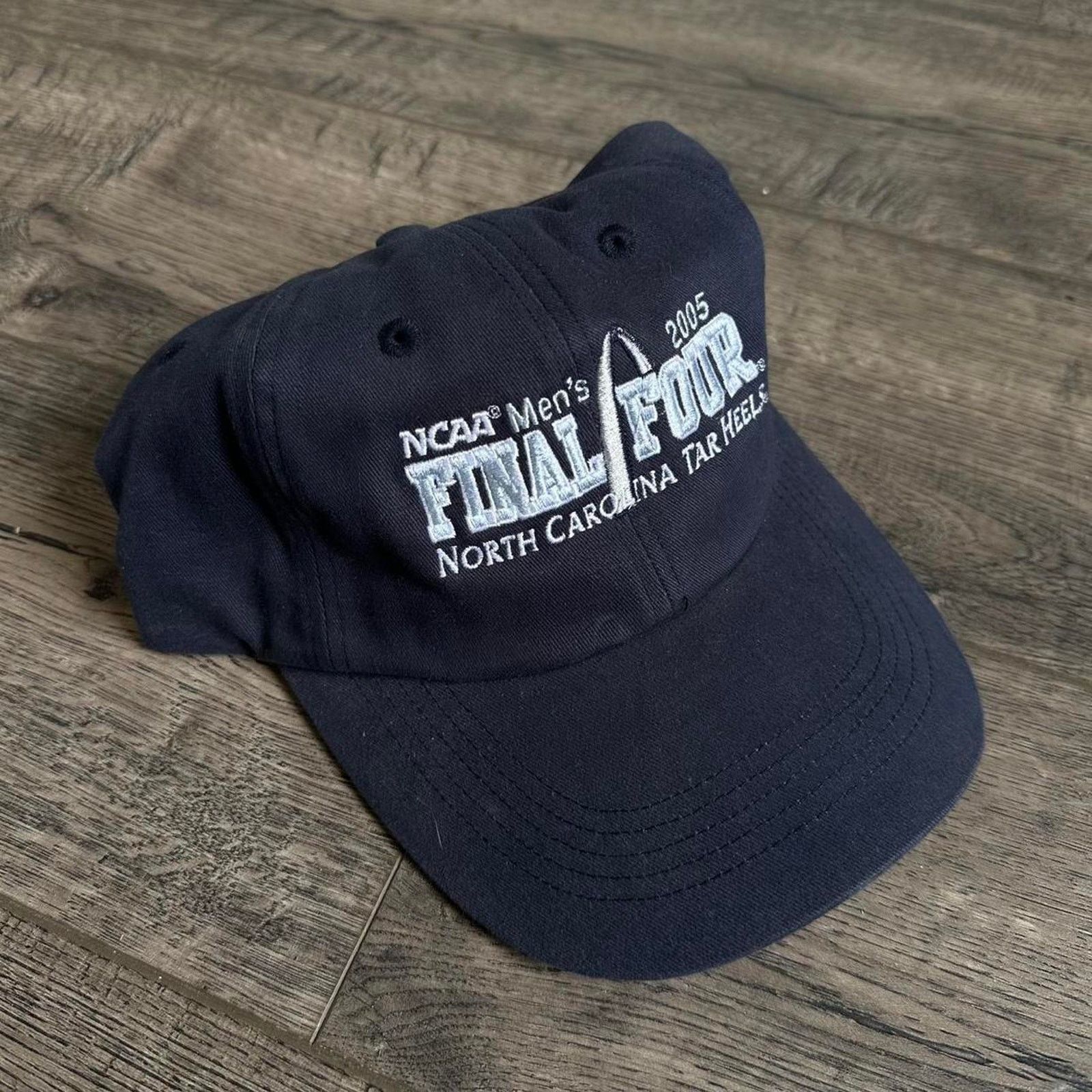 NCAA × Vintage Vintage 2005 Tar Heels UNC Final Four College Basketball Hat Size ONE SIZE - 3 Thumbnail