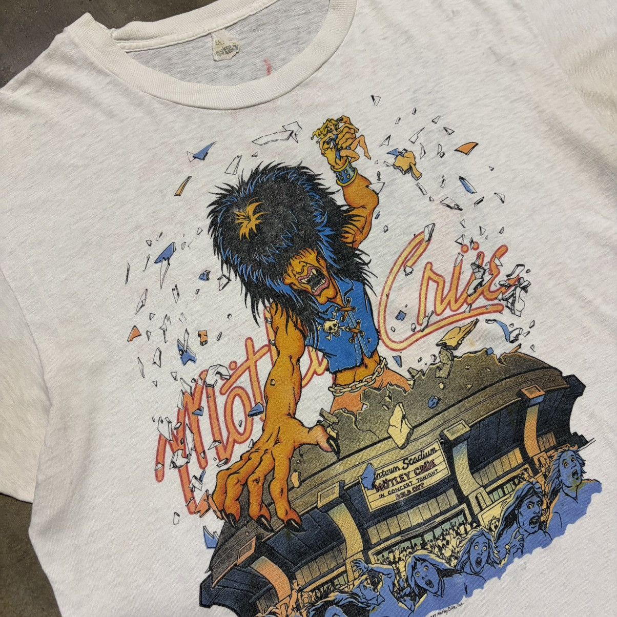 Band Tees Vintage 80s Motley Crue Band T shirt New York Tour Rock 1987 Size US XL / EU 56 / 4 - 8 Thumbnail