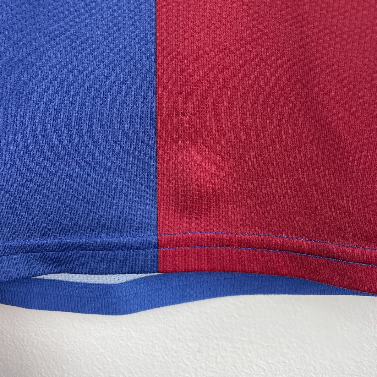 Nike Vintage Barcelona Home Jersey Nike Men’s Shirt 2006/2007 Size US M / EU 48-50 / 2 - 8 Thumbnail