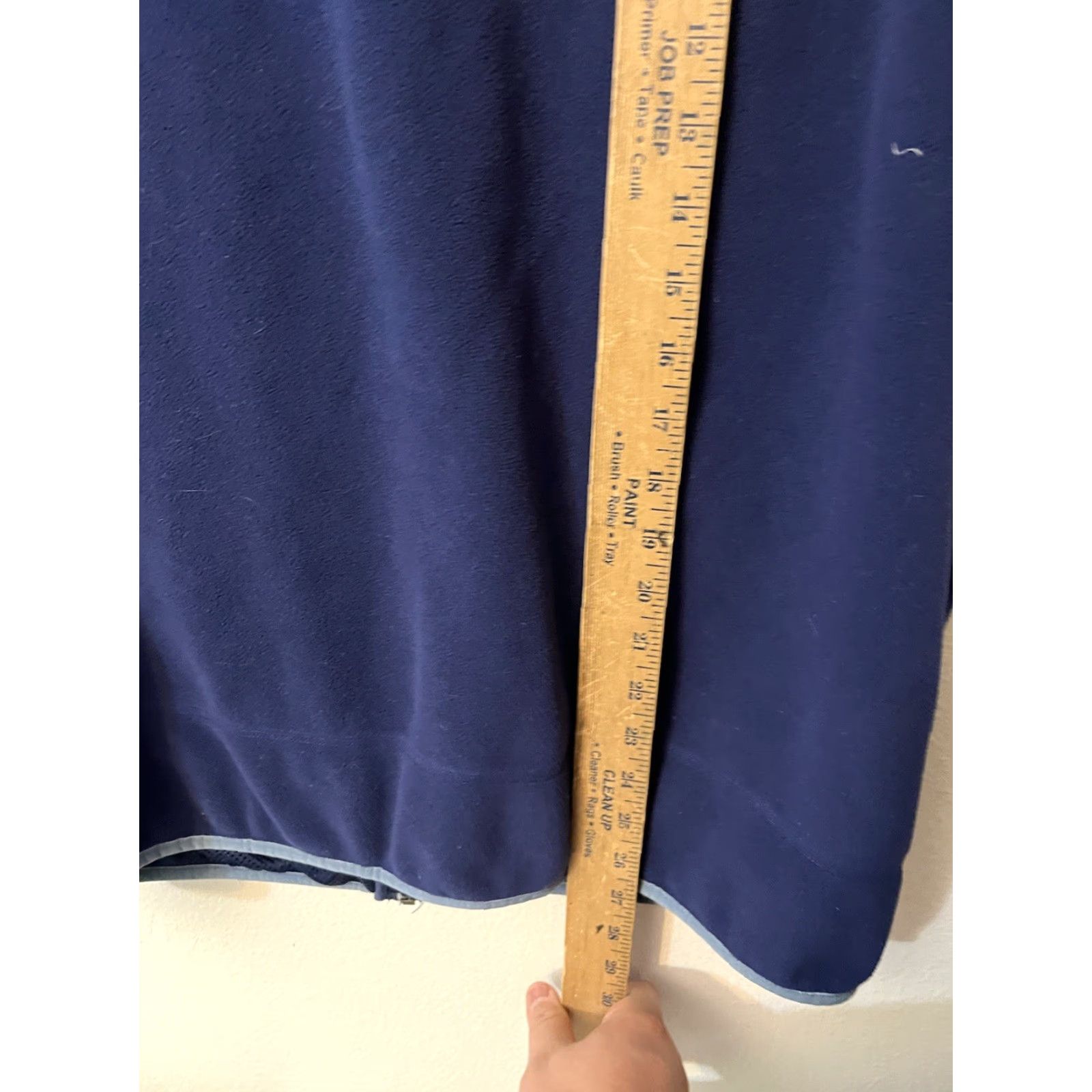 Vintage L.L. Bean Vest Full Zip Men’s Size L Blue Polyester Fleece Pockets - Basic Vest, 0 AFW8 Flawed Size US L / EU 52-54 / 3 - 6 Thumbnail
