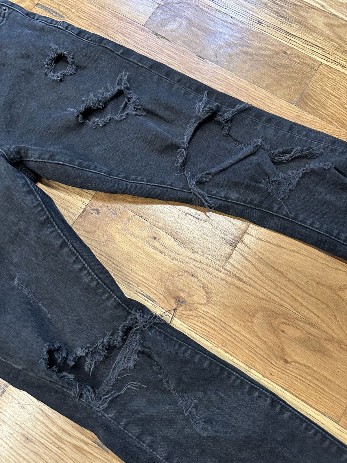 Purple Brand Purple Brand Knee Hole Distressed Black Denim Jeans Size 30 Size US 30 / EU 46 - 3 Thumbnail
