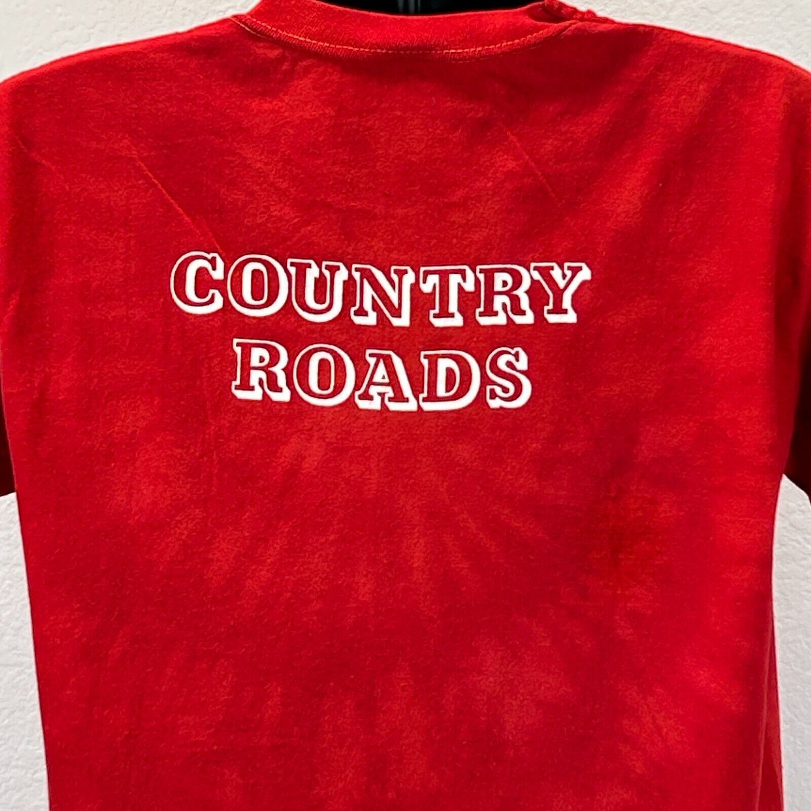 Vintage Vintage 80s I Rode the Bull at Country Roads T Shirt Red L Size US L / EU 52-54 / 3 - 7 Thumbnail