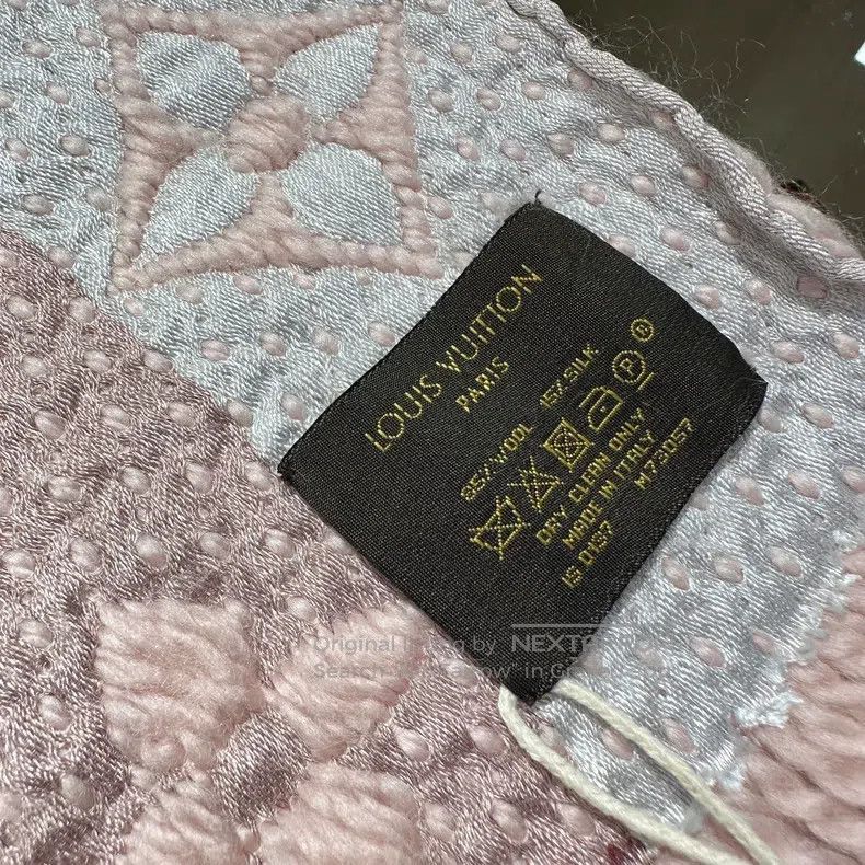 Louis Vuitton Louis Vuitton Full print presbyopia logo pink silver scarf Size ONE SIZE - 3 Thumbnail
