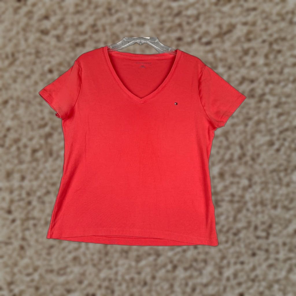 Tommy Hilfiger VINTAGE Tommy Hilfiger Shirt Womens XL Pink Coral Short Sleeve V-Neck Cotton T-Shirt Casual Logo American Designer Mens Women Boys Girls Size XL / US 12-14 / IT 48-50 - 1 Thumbnail
