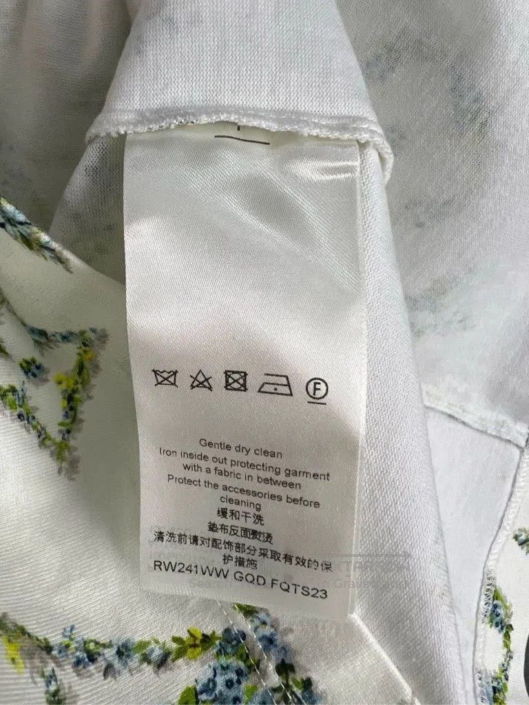 Louis Vuitton Louis Vuitton Monogram Logo Short Sleeve. Size US XS / EU 42 / 0 - 5 Thumbnail