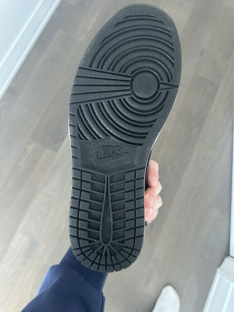 Jordan Brand × Nike Jordan 1 low reverse bred pebbled Size US 10.5 / EU 43-44 - 6 Thumbnail