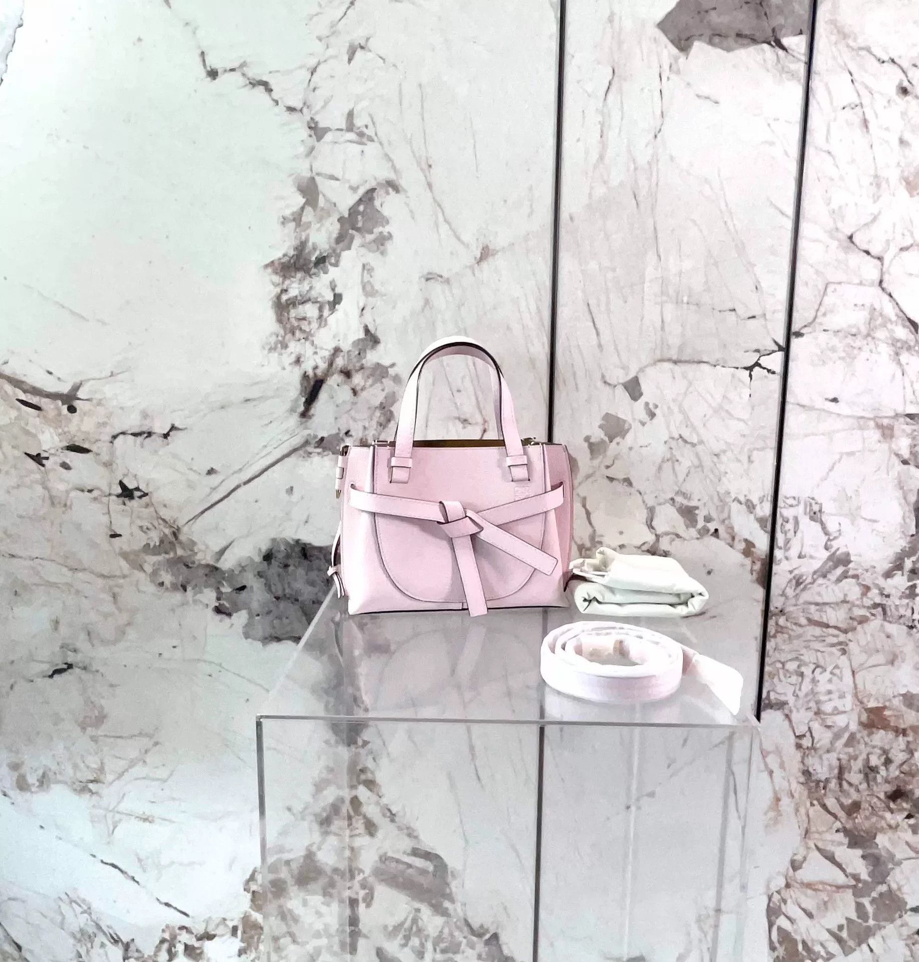 Loewe Pre-loved Bag Very good condition Size ONE SIZE - 1 Thumbnail